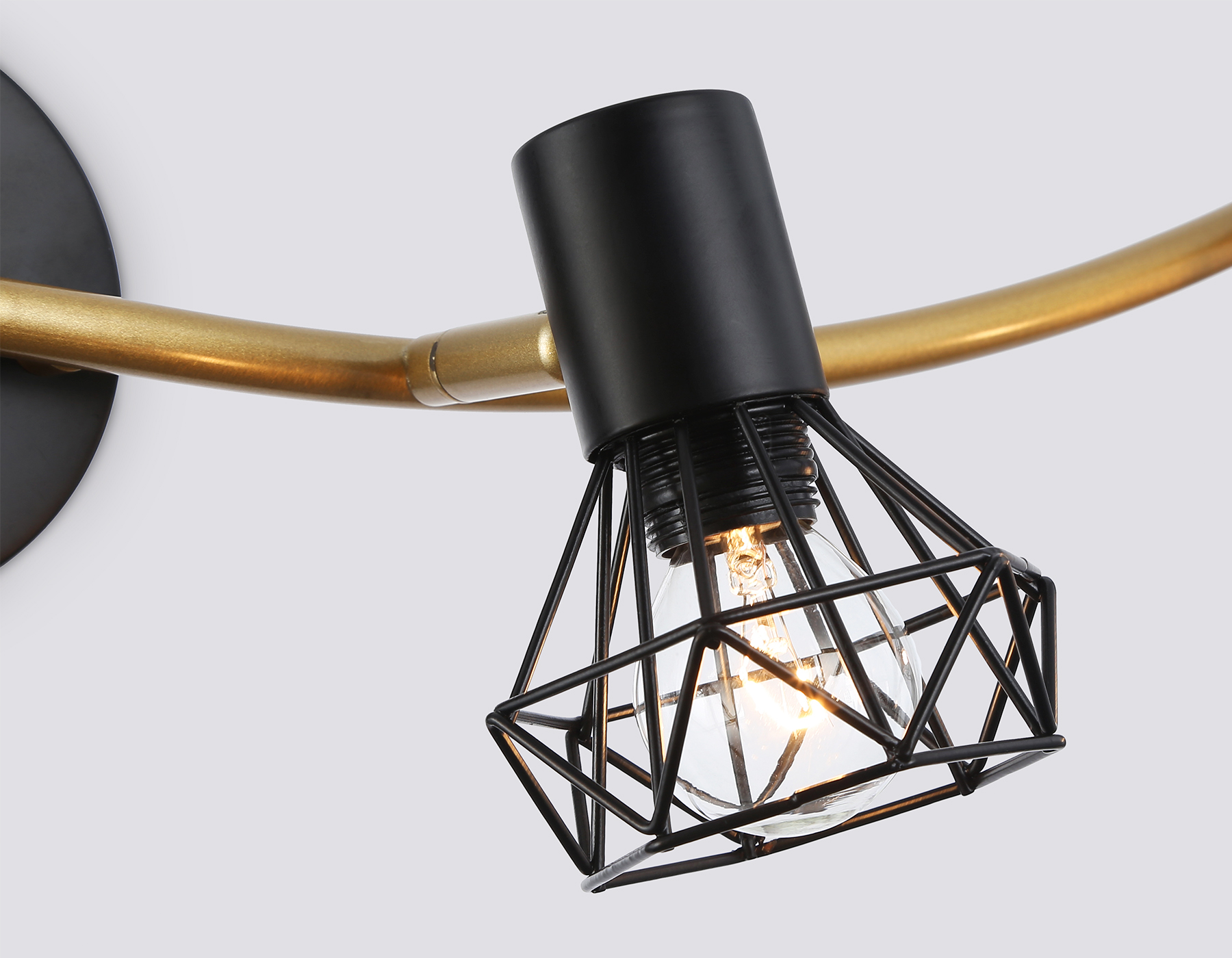 Настенно-потолочный спот в стиле лофт TR8658/4 BK/GD черный/золото E14/4 max 60W 750*100*185