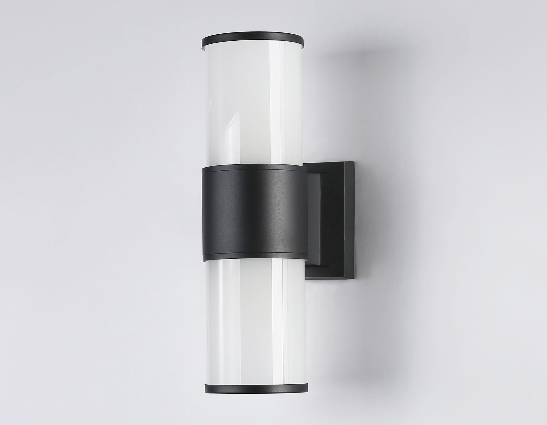 Уличный настенный архитектурный светильник ST2455 BK/FR черный/белый матовый IP54 E27 max 40W 300*90*155