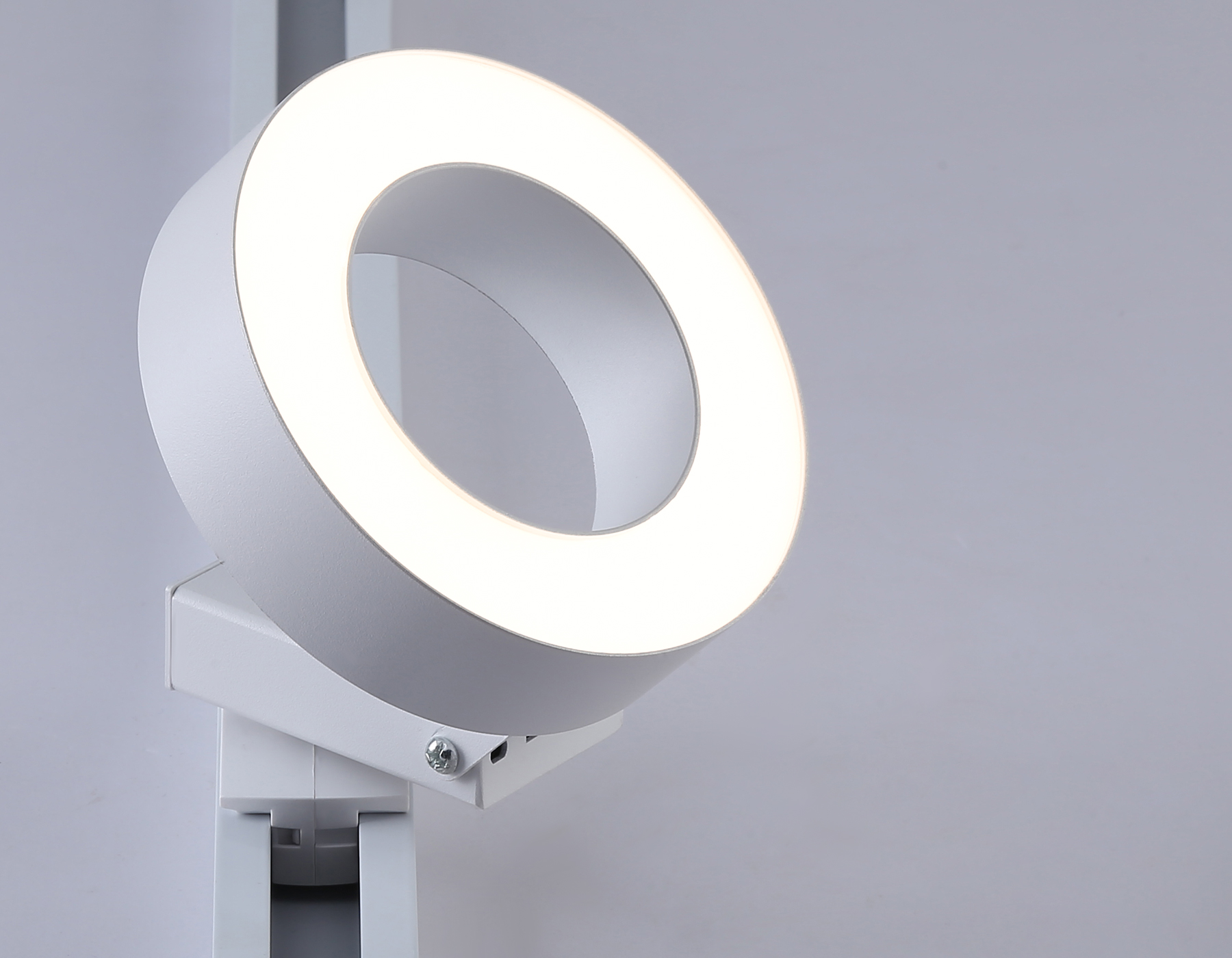 Трековый однофазный светодиодный светильник GL6866 WH белый LED 15W 4200K D115*80