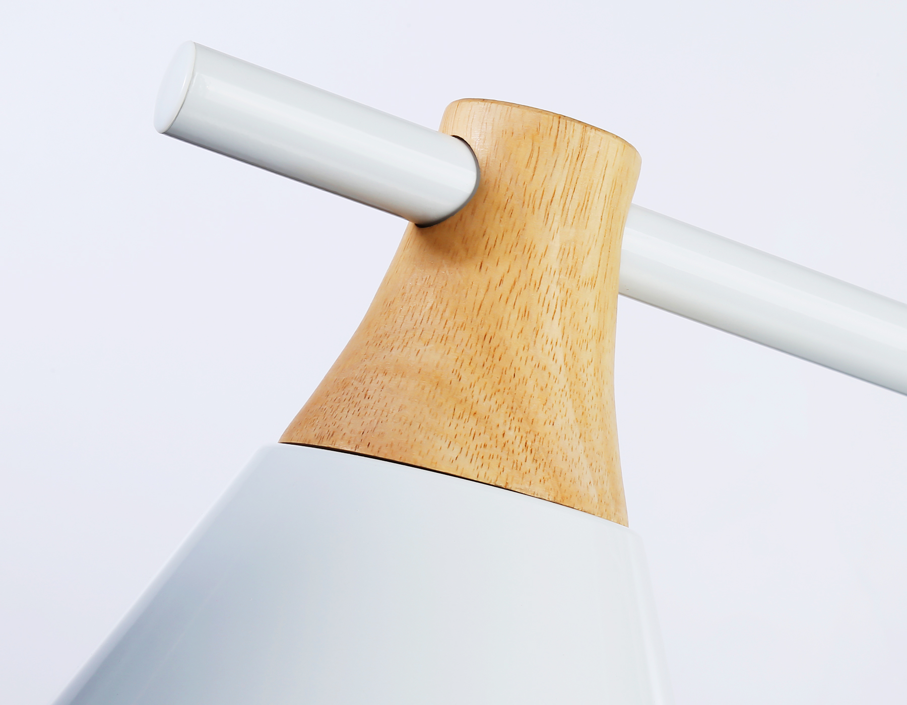 Подвесной светильник в стиле лофт TR8196/3 WH/LW белый/светлое дерево E27*3 max 40W 880*200*1010