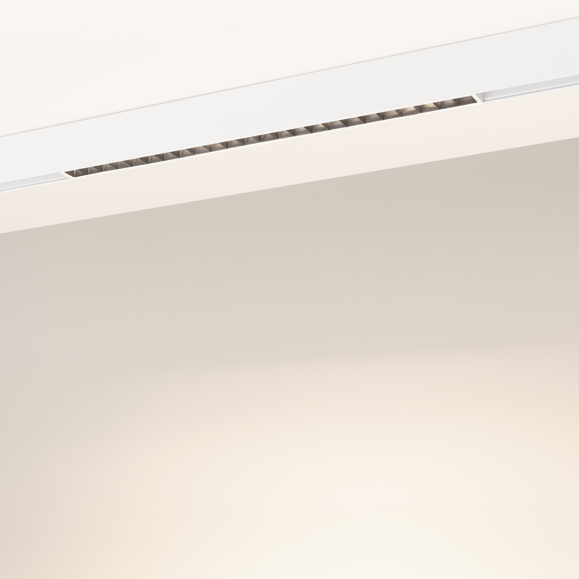 Светильник MAG-ORIENT-LASER-L465-16W Day4000 (WH, 24 deg, 48V) (Arlight, IP20 Металл, 5 лет) 035848