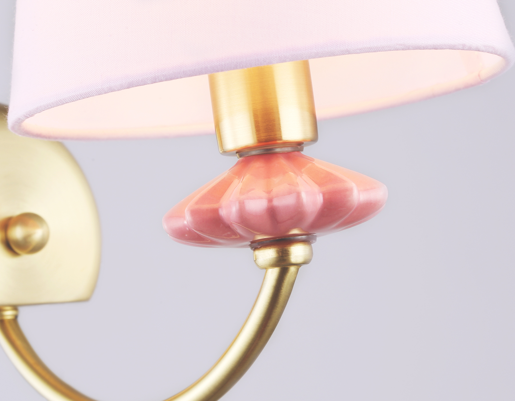 Настенный светильник с абажуром и декором из керамики LH75027 GD/PI золото/розовый E14 max 40W 240*150*240