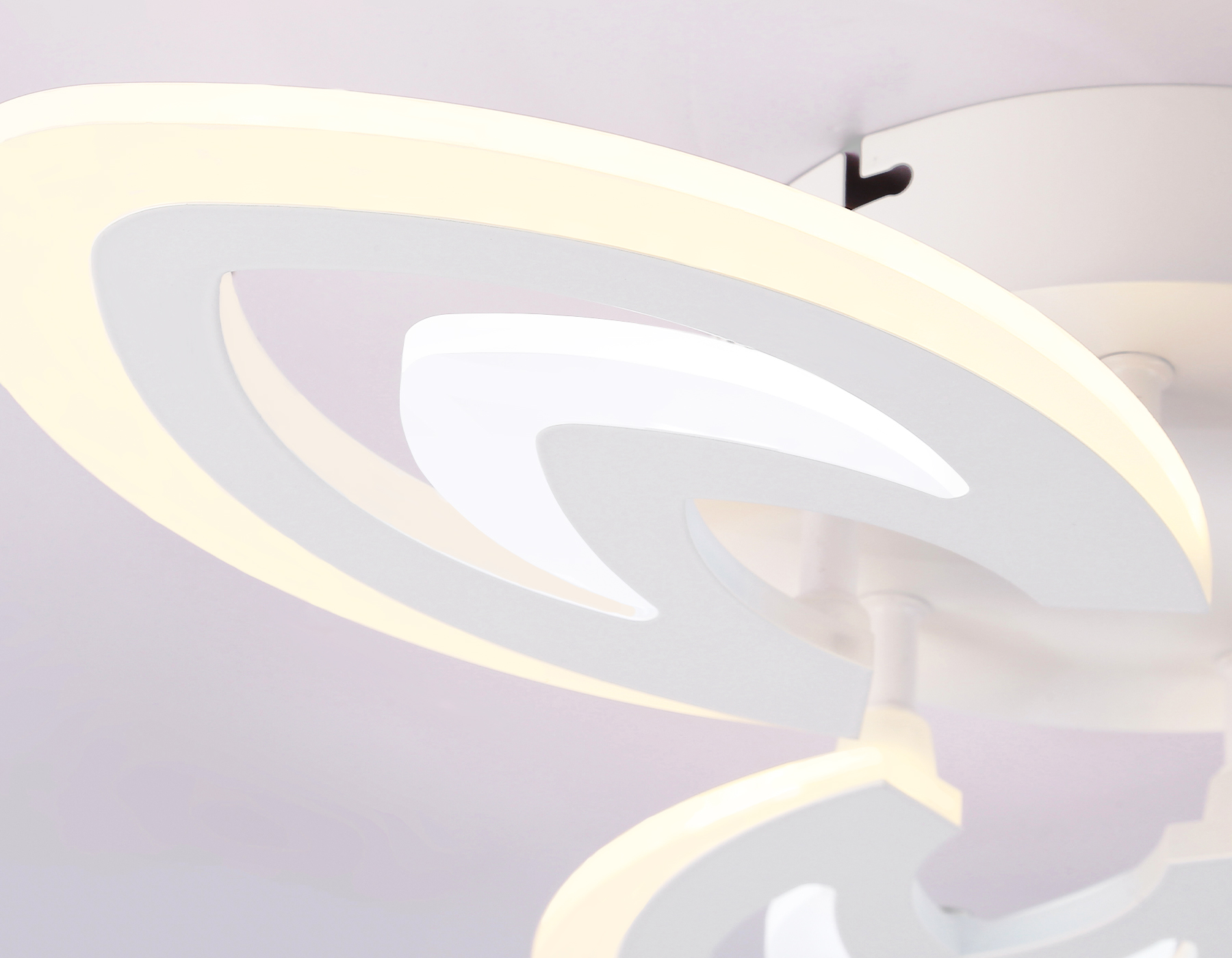 Потолочный светодиодный светильник с пультом FA4545/3 WH белый 3000K-6400K 38W 425*385*75 (ПДУ ИК)