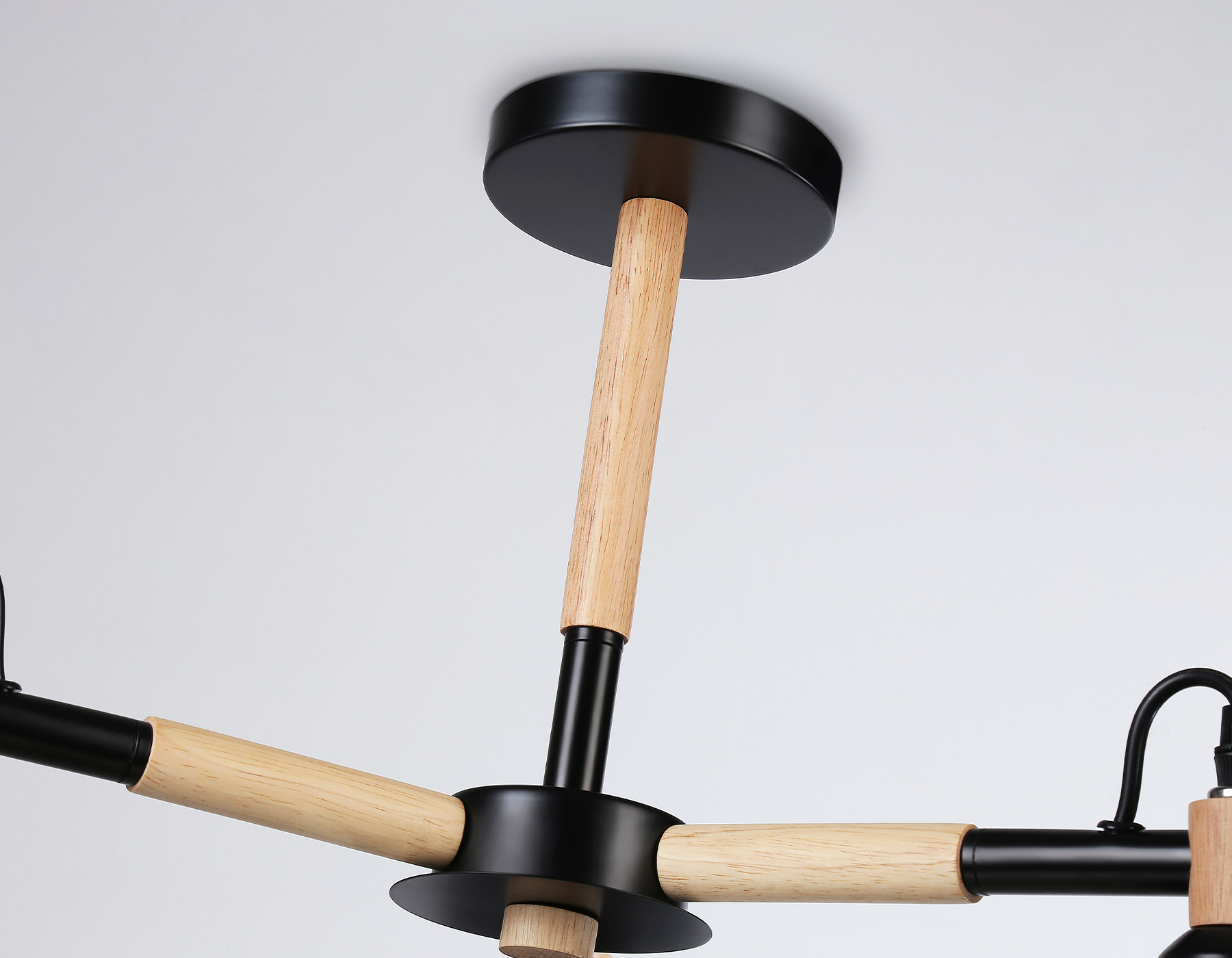 Подвесная люстра TR82206/3 BK/LW черный/светлое дерево E27/3 max 40W D560*430