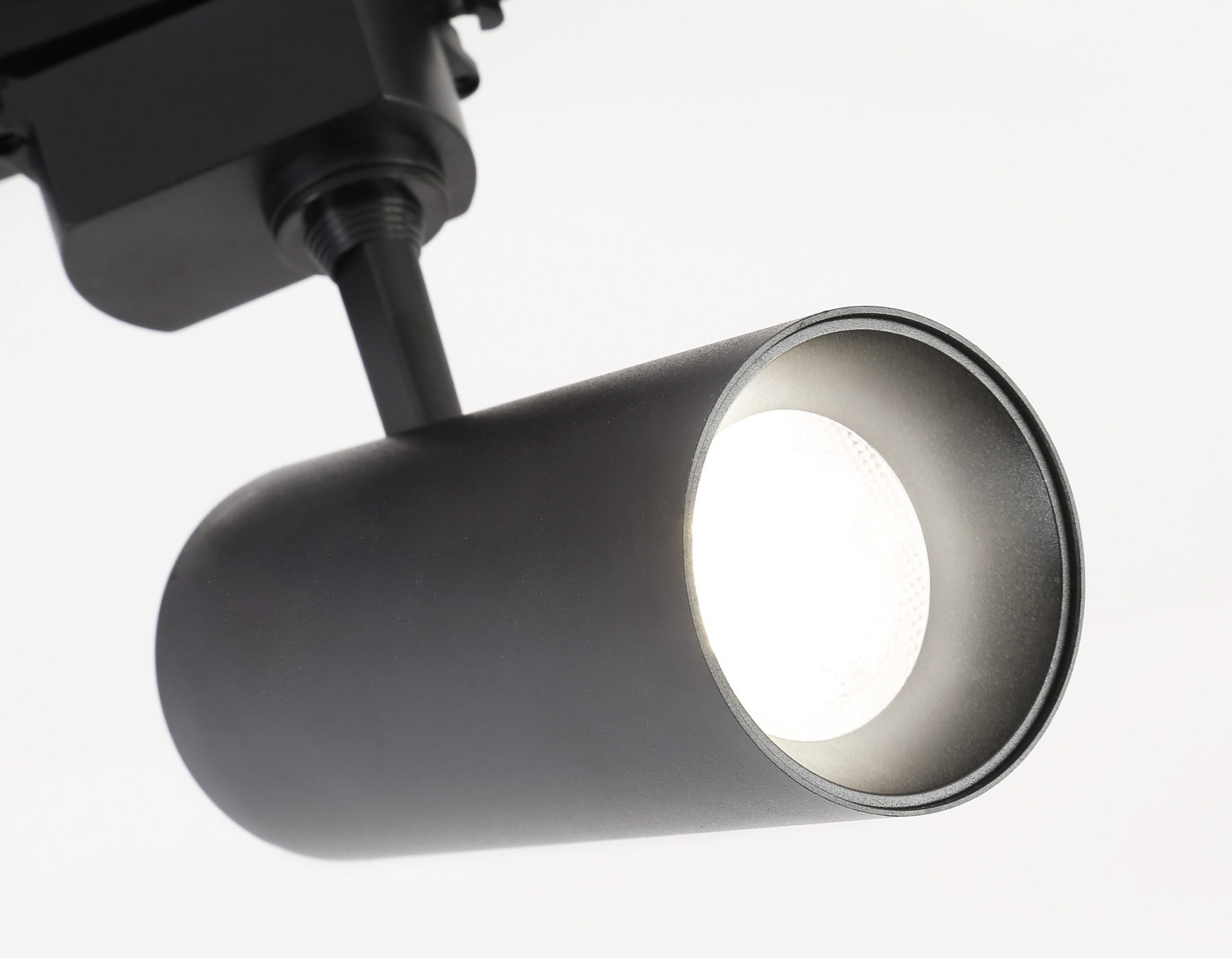 Трековый светодиодный светильник GL5828 BK черный LED 15W 4200K 24°