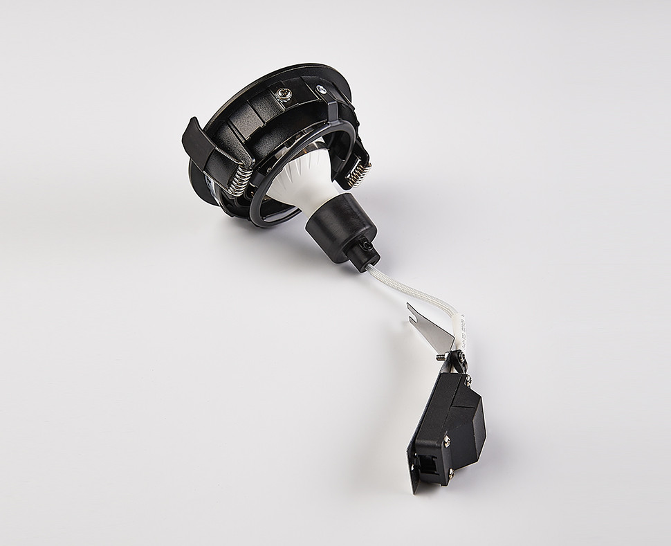 DE-200 black светильник встраиваемый