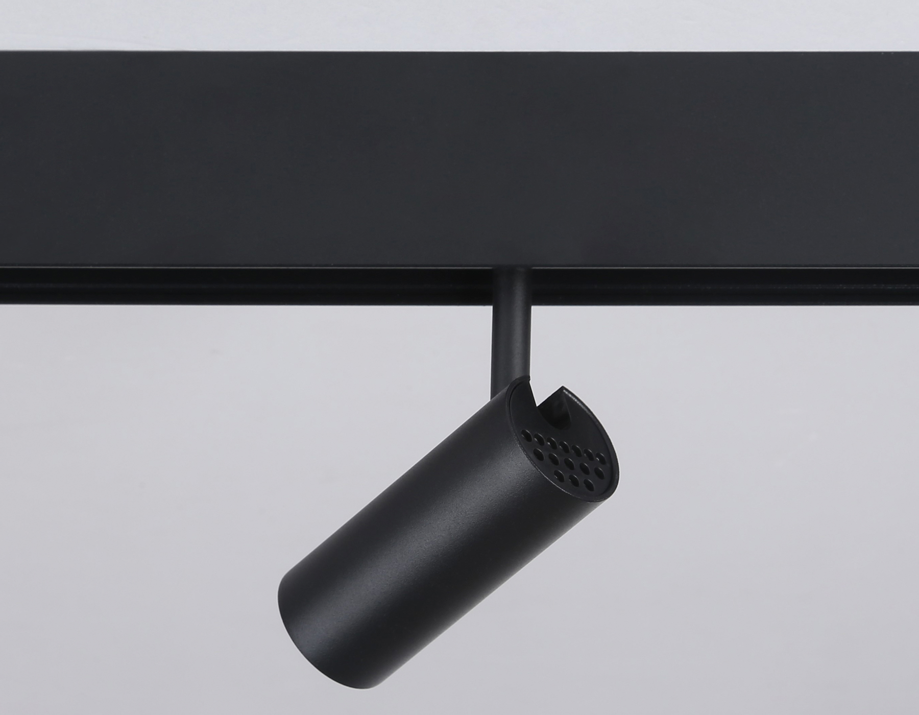 Светильник светодиодный трековый для шинопровода Magnetic GL3814 BK черный IP20 7W 4200K 48V 24° D35*80