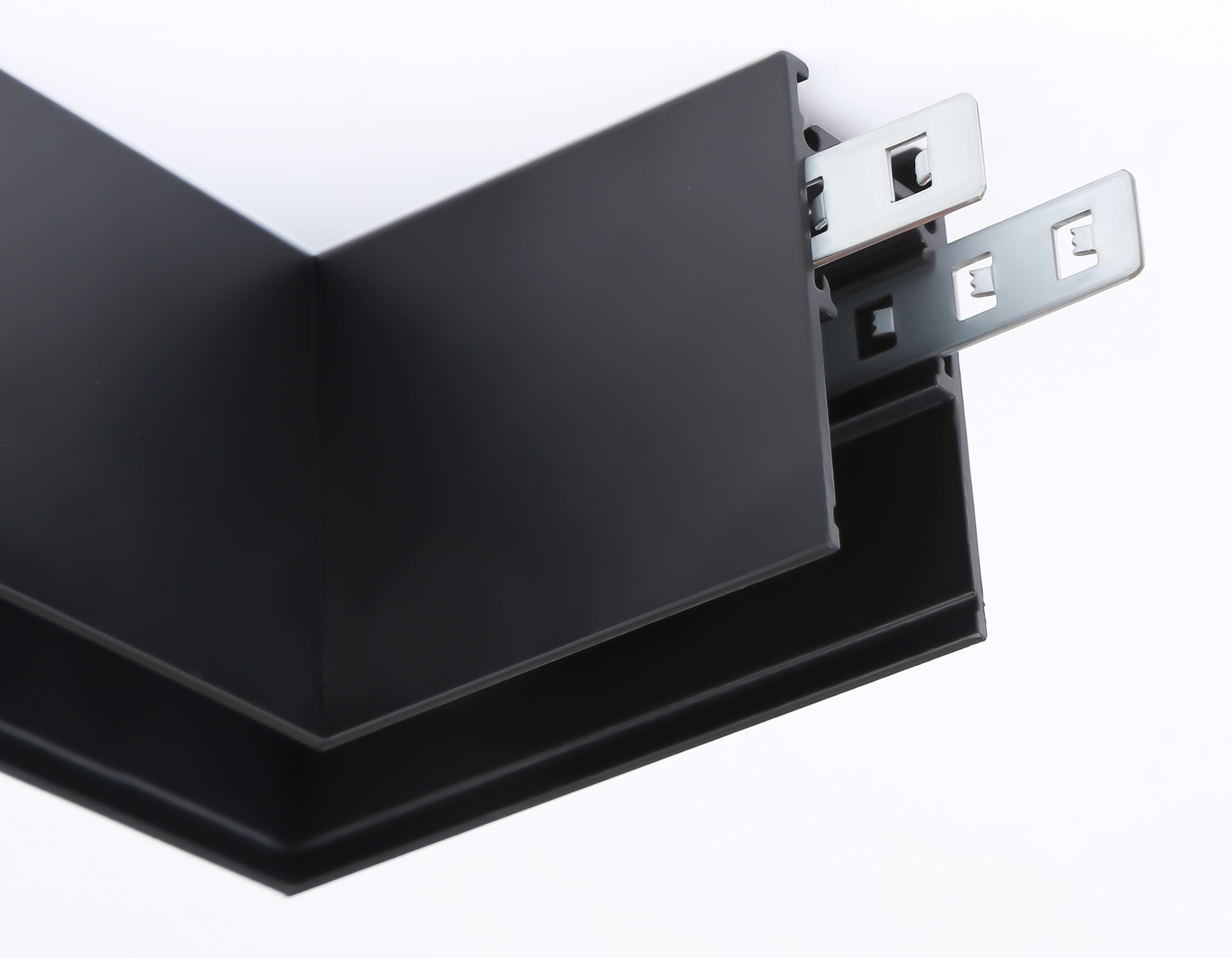 Коннектор угловой для накладного шинопровода Magnetic GL3372 BK черный коннектор угловой для накладного шинопровода 85*85*H53.7