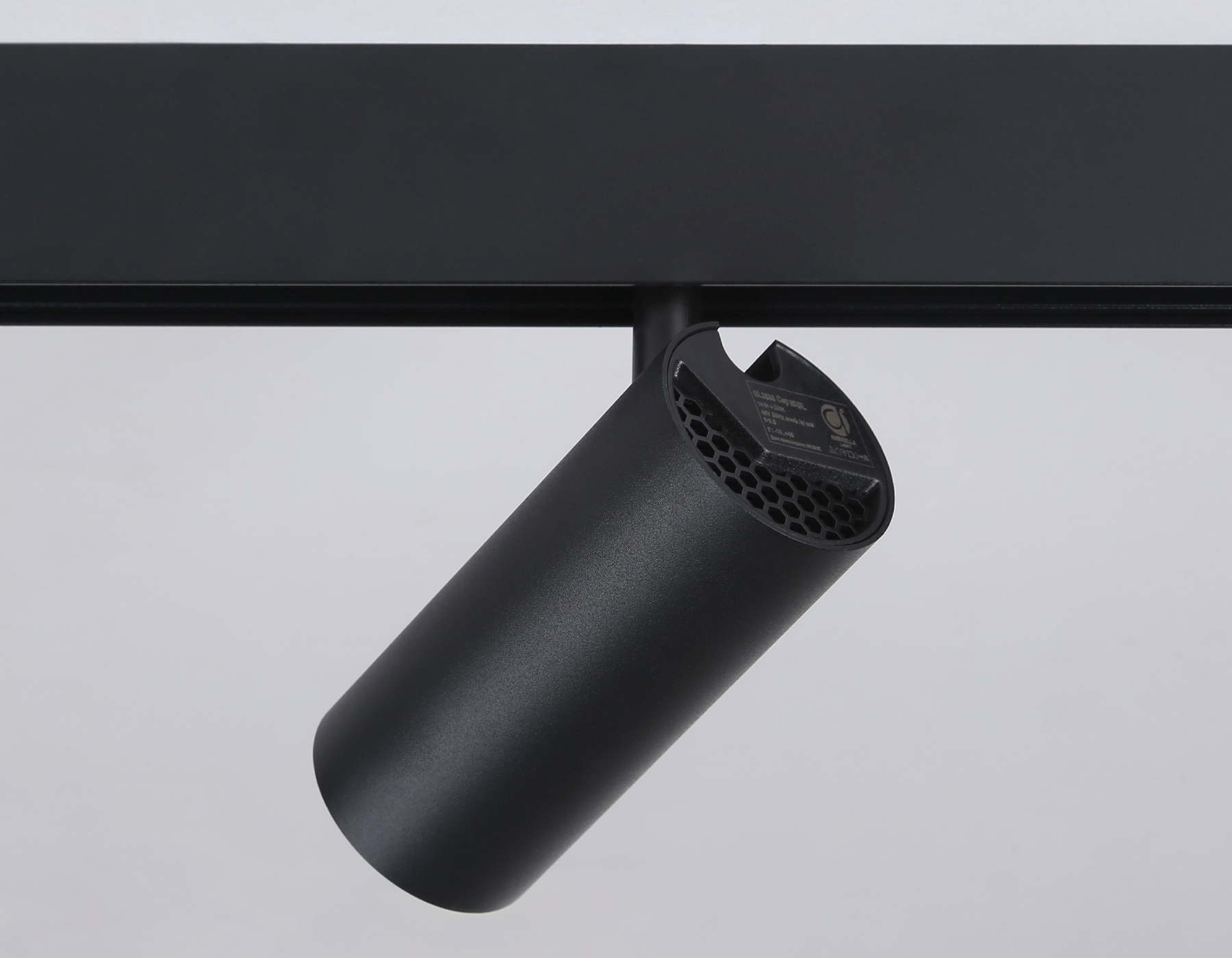 Светильник светодиодный трековый для шинопровода Magnetic GL3833 BK черный IP20 15W 4200K 48V 24° D57*128