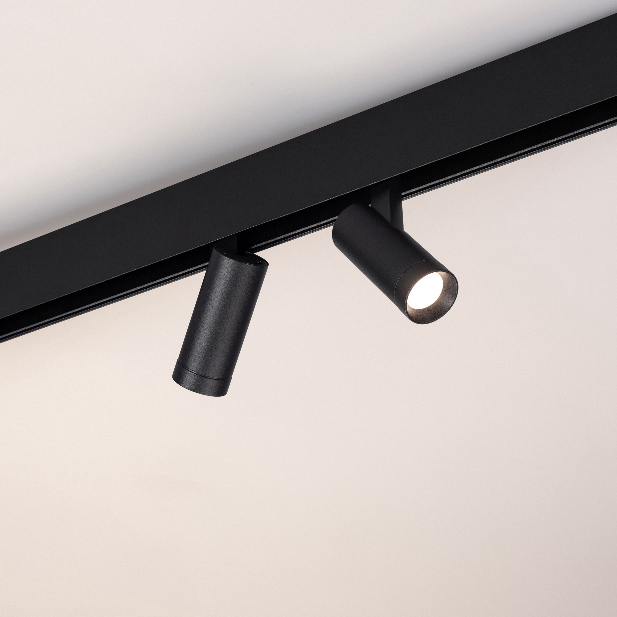 Светильник MAG-ORIENT-SPOT-R35-6W Day4000 (BK, 24 deg, 48V) (Arlight, IP20 Металл, 5 лет) 033620