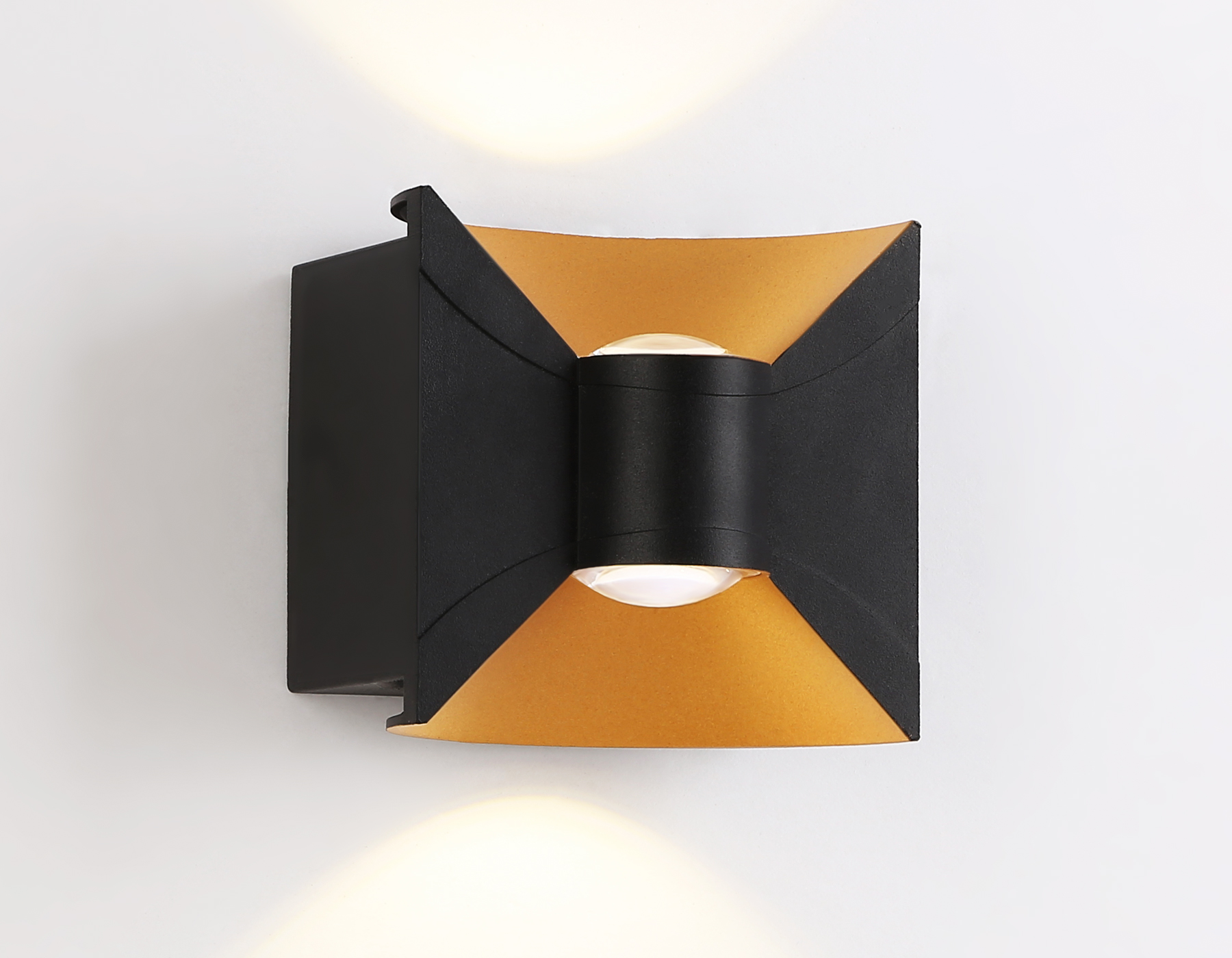 Уличный настенный светодиодный светильник IP54 ST4472 BK/GD черный/золото LED 4200K 6W IP54 92*98*55