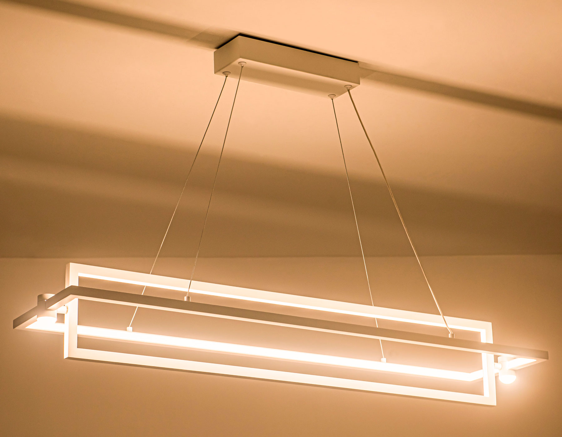 Подвесной светодиодный светильник FL5735/2+2 WH белый 45W 3000K/4200K/6400K 900*220*1300 (без ПДУ)