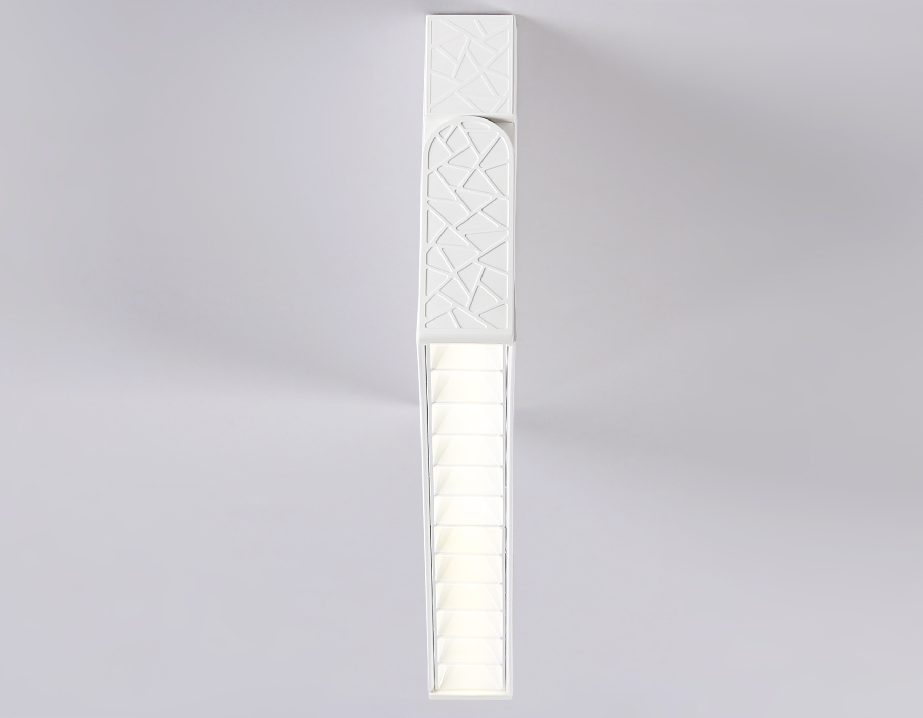 Настенно-потолочный светодиодный светильник TA1825 WH белый LED 12W 4200K 230*22*87