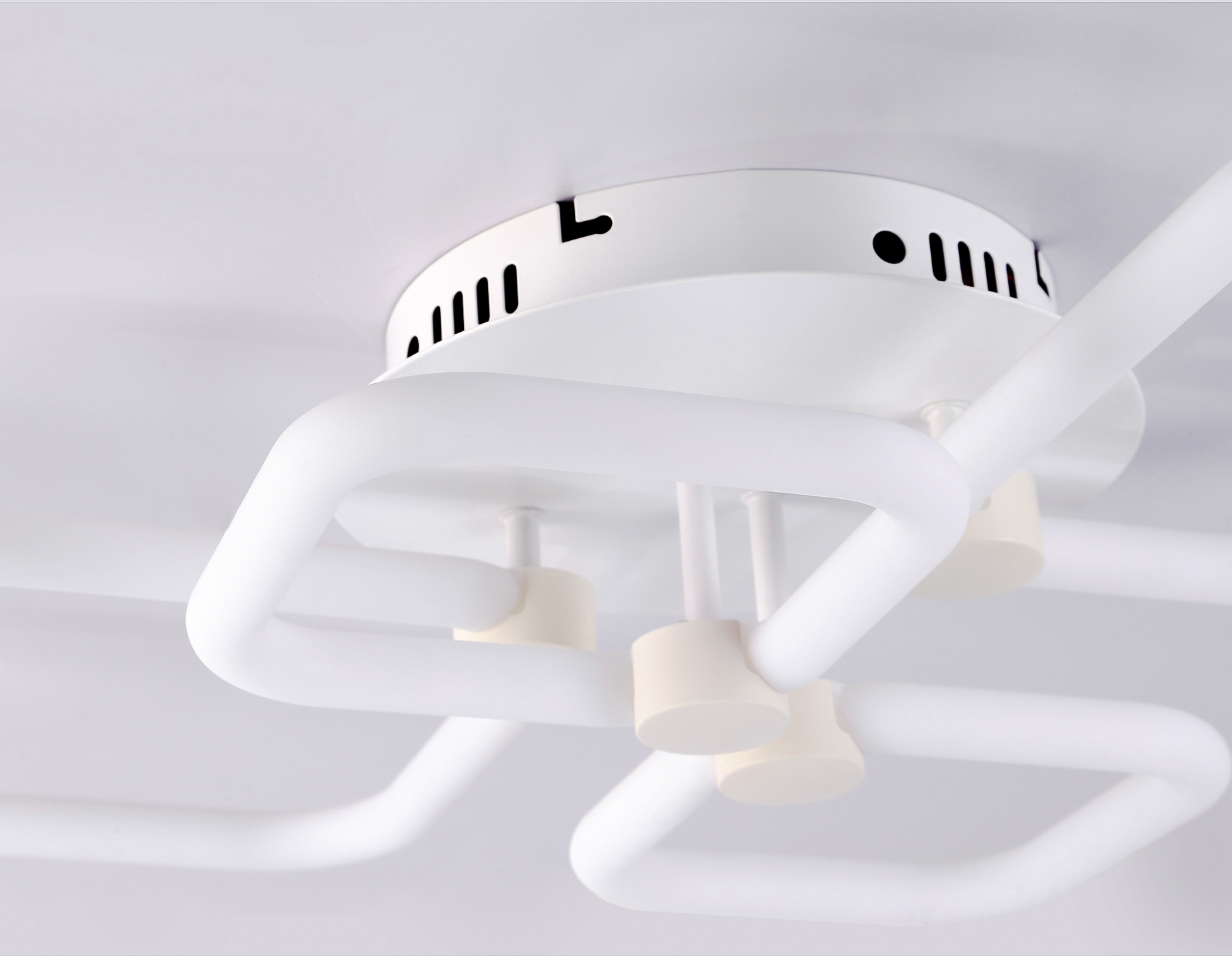 Потолочный светодиодный светильник с пультом FA3822/4 WH белый 3000K-6400K 86W 720*430*130 (ПДУ ИК)