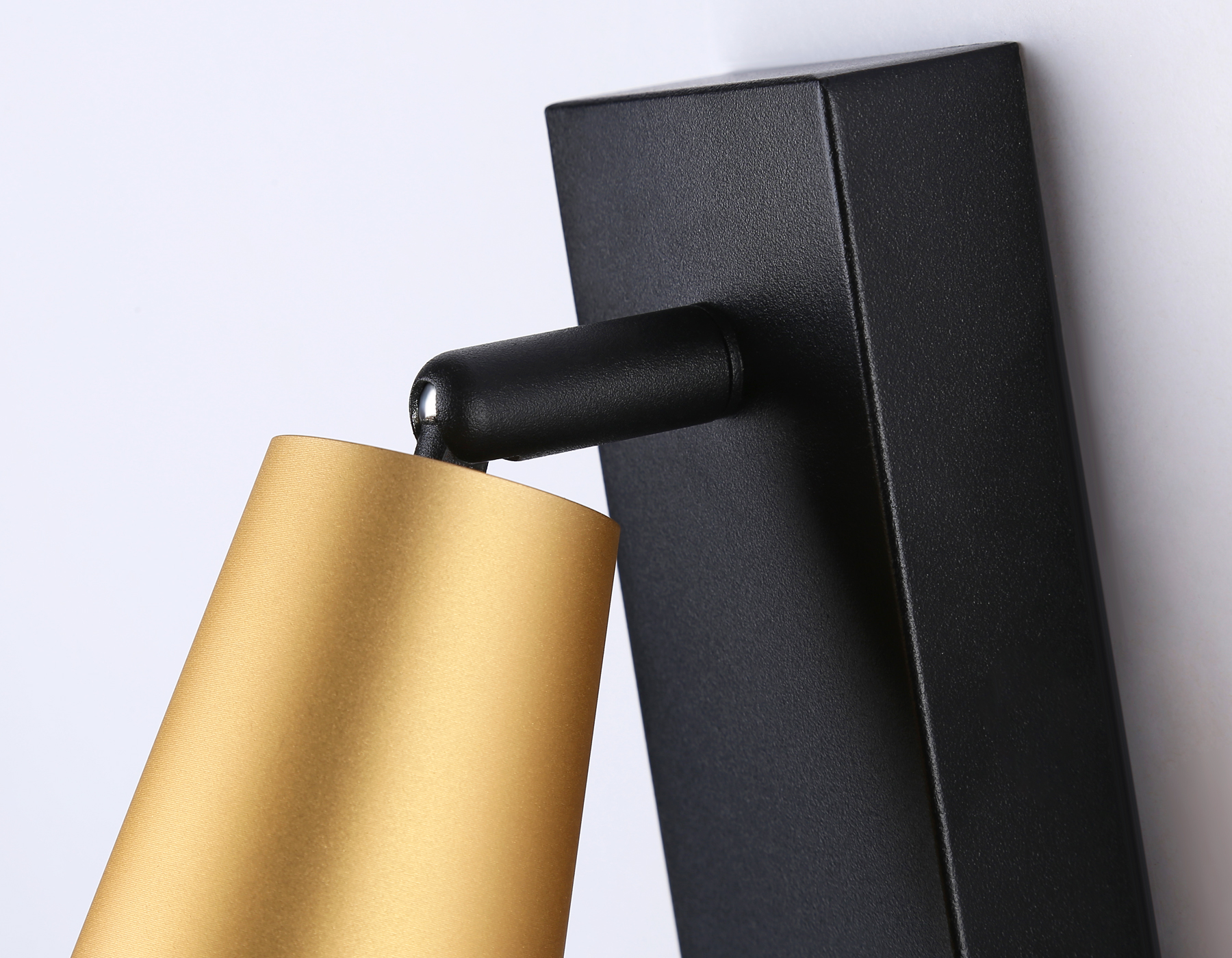 Настенный светильник с выключателем и сменной лампой GU10 TA13142 BK/GD черный/золото GU10 max 12W 140*60*90