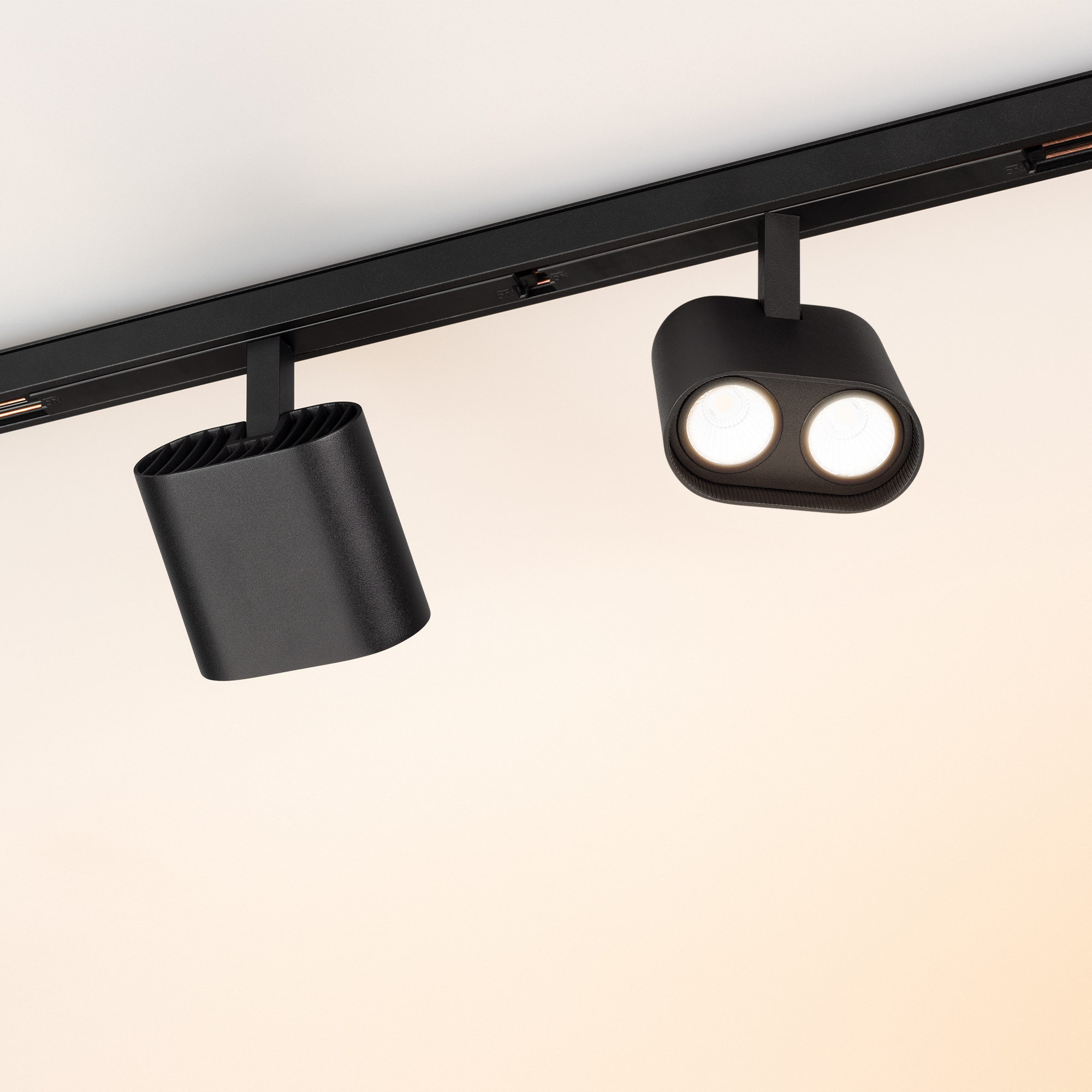 Светильник MAG-ORIENT-BLUM-12W Warm3000 (BK, 40 deg, 48V) (Arlight, IP20 Металл, 5 лет) 037037