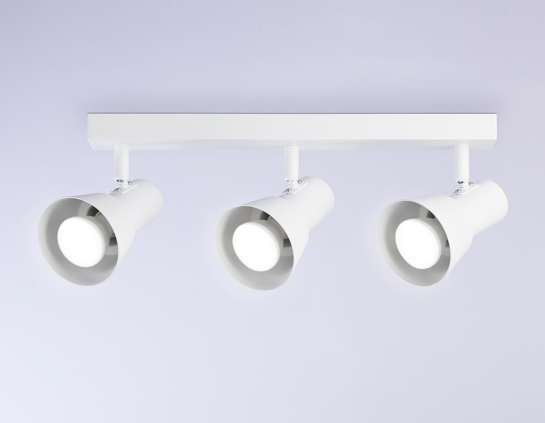 Накладной поворотный спот со сменной лампой GU10 TA13119/3 WH белый GU10/3 max 12W 470*85*150