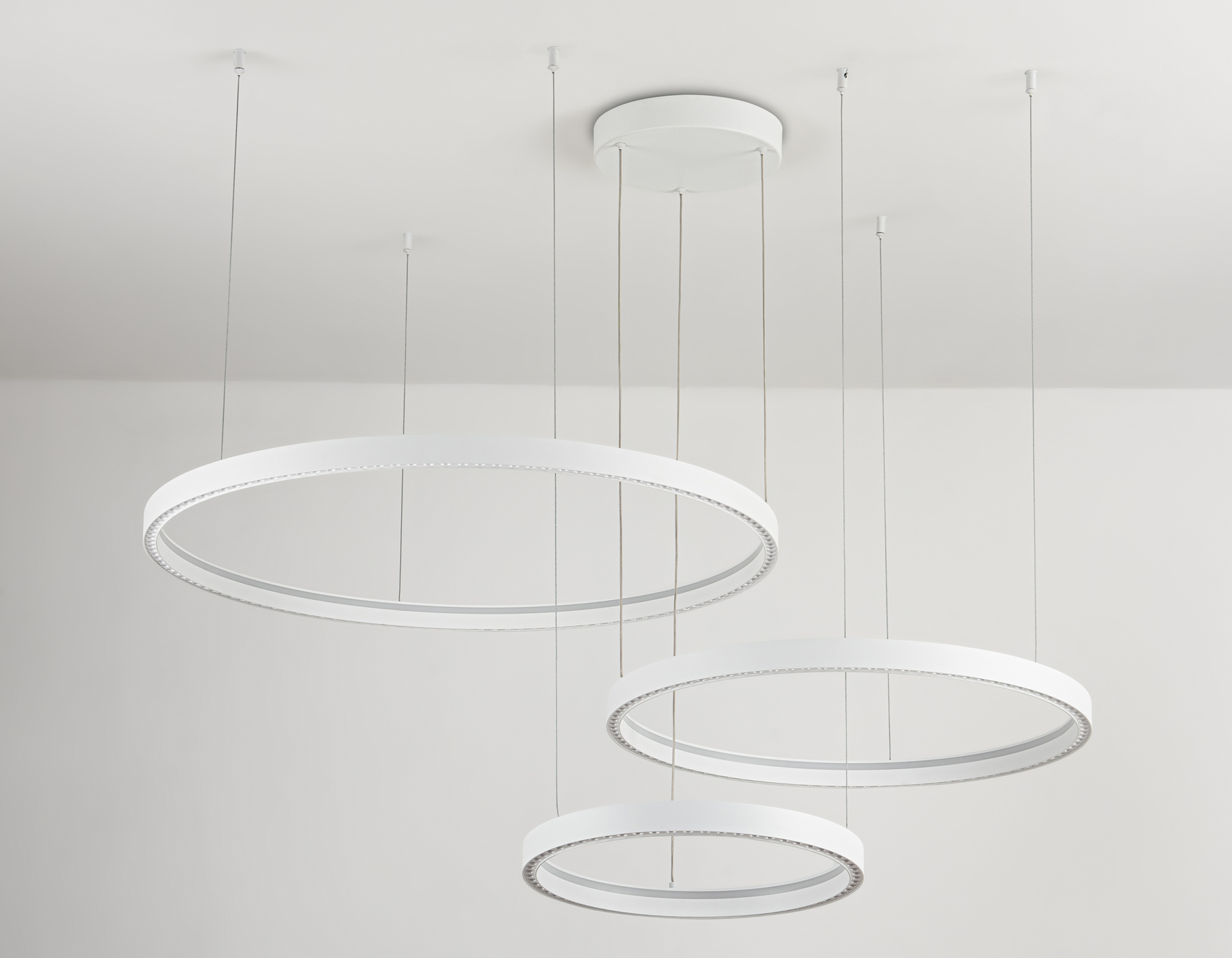 Подвесной светодиодный светильник FL5881/3 WH белый 90W 3000K/4200K/6400K D800/600/400*1070 (без ПДУ)