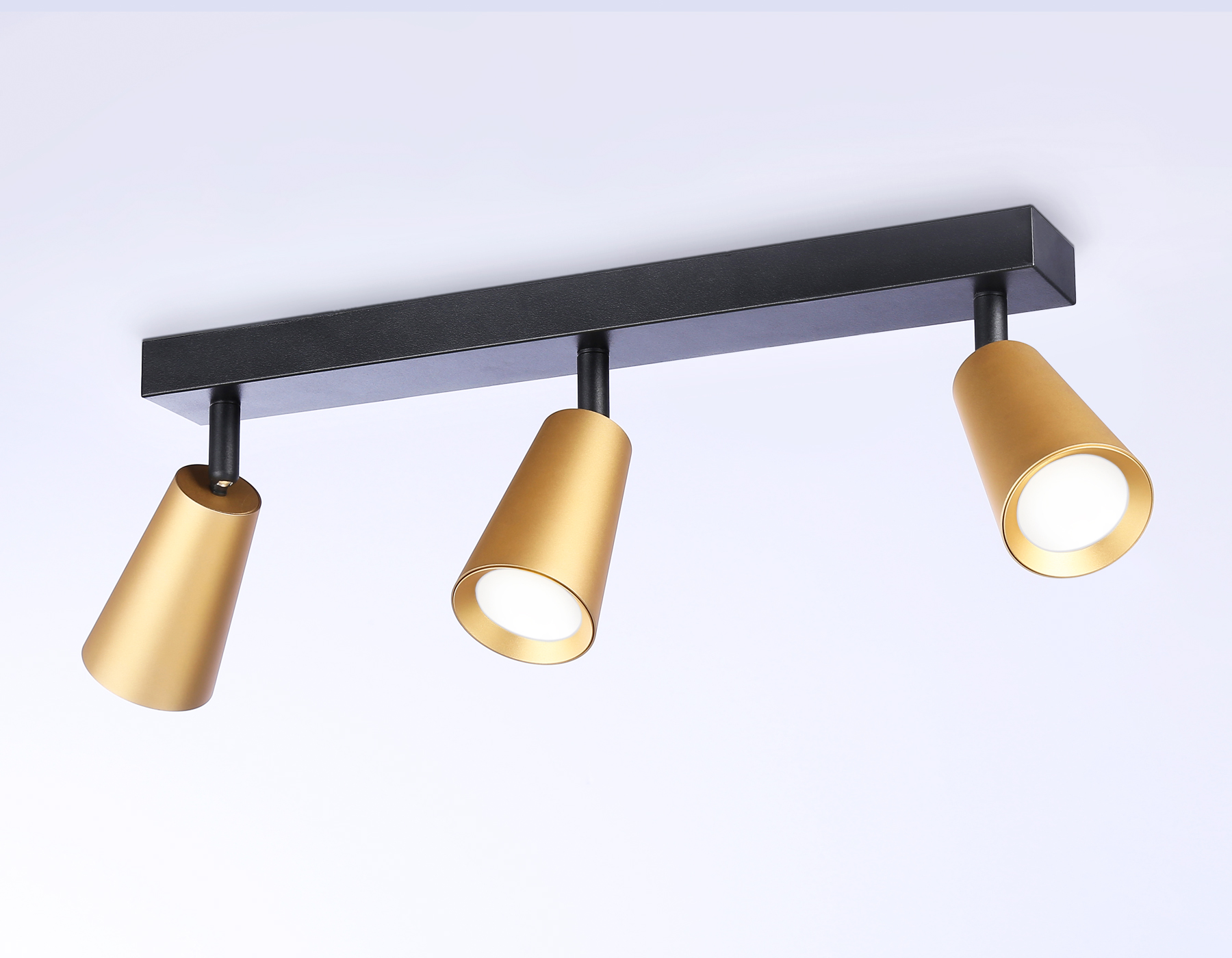 Накладной поворотный спот со сменной лампой GU10 TA13151/3 BK/GD черный/золото GU10/3 max 12W 445*60*130