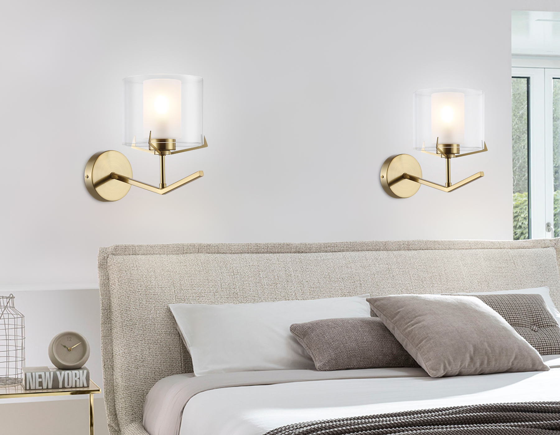 Настенный светильник со стеклянным плафоном LH57010 BS/FR латунь/белый матовый E14 max 40W 280*150*220