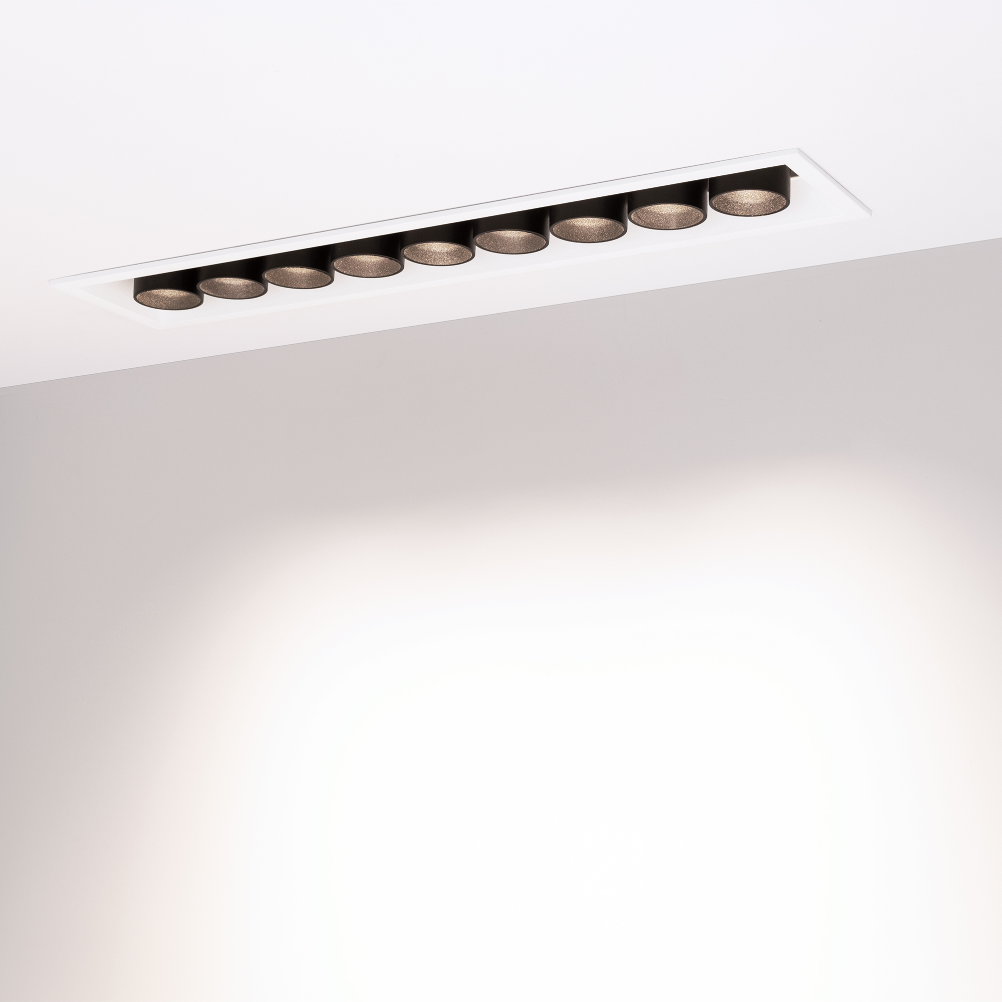 Светильник MS-ORIENT-BUILT-TURN-TC-S67x300-20W Day4000 (WH-BK, 30 deg, 230V) (Arlight, IP20 Металл, 5 лет) 032231