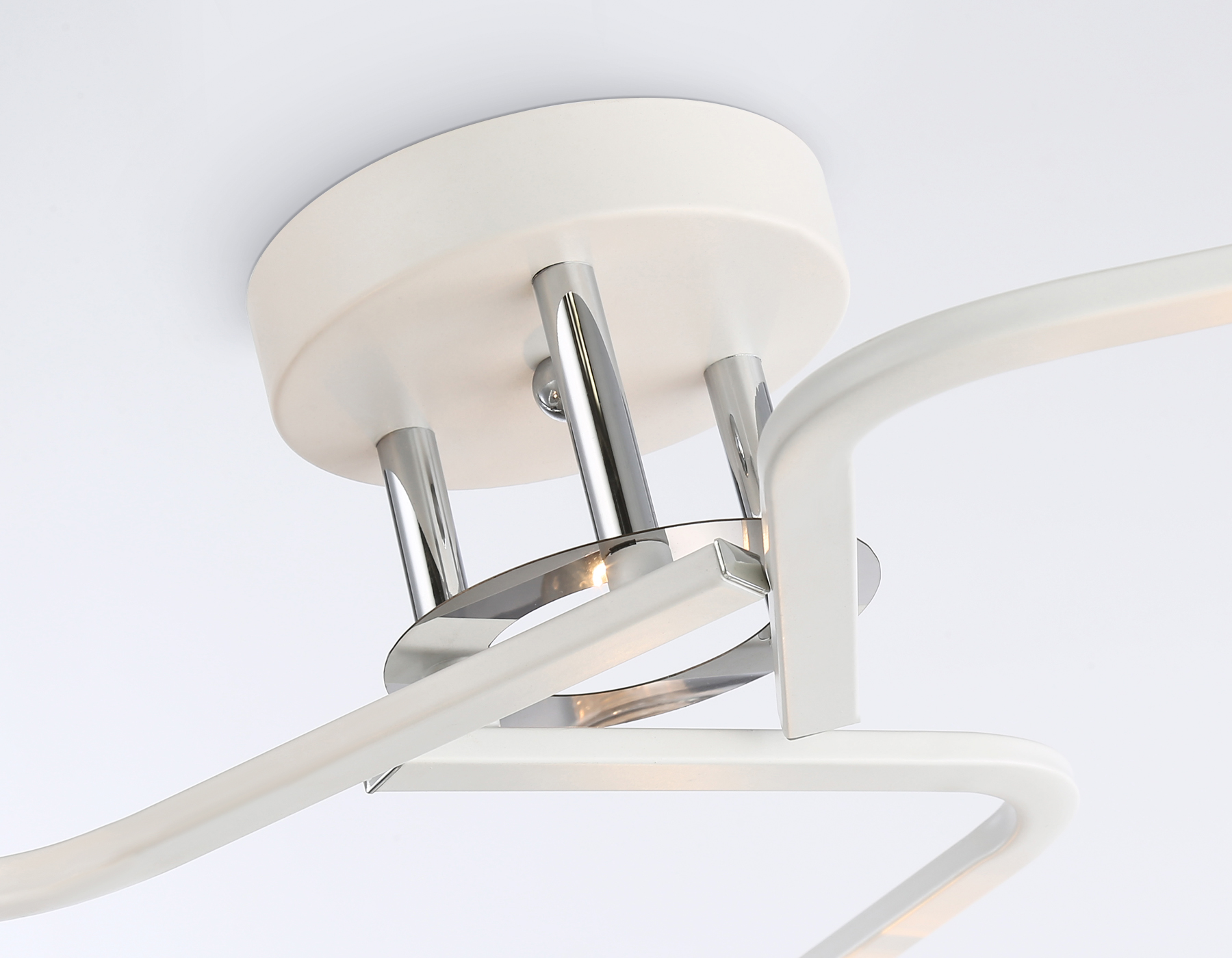 Потолочный светильник TR303217/3 WH/CH/SM белый/хром/дымчатый E27*3 max 60W D540*250