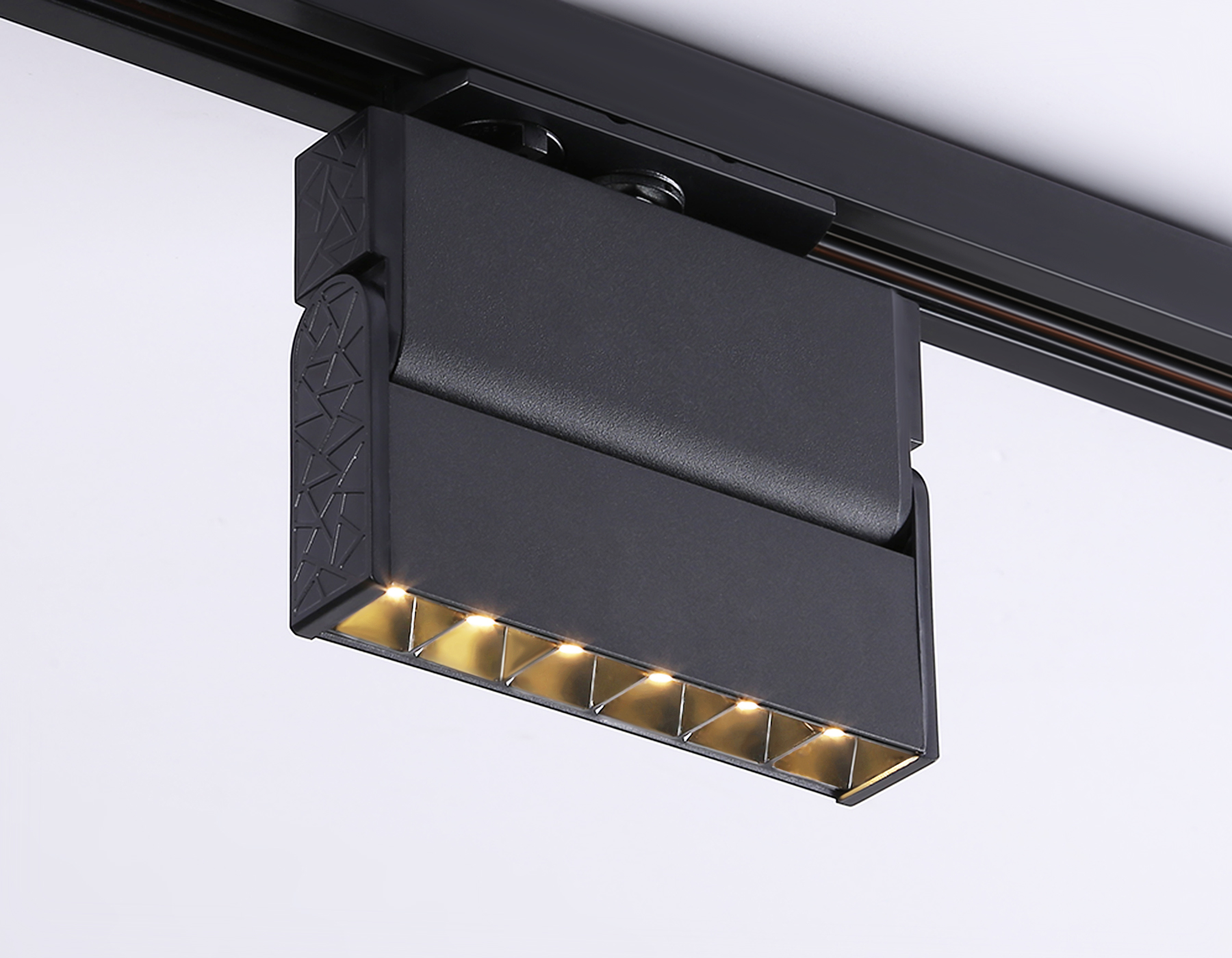 Трековый однофазный светодиодный светильник GL6813 BK черный LED 6W 3000K 24° 115*22*87