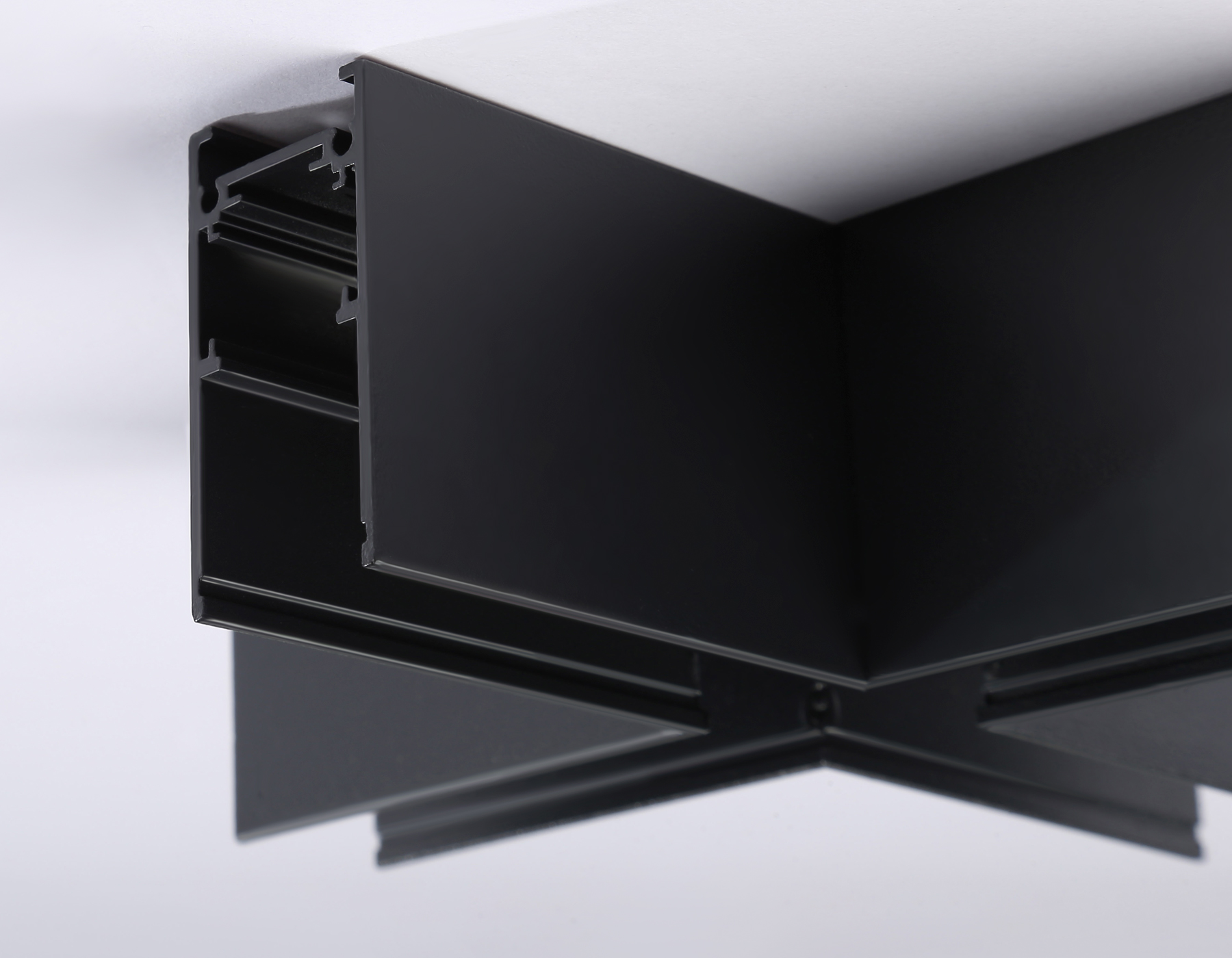 Коннектор Х-образный для накладного шинопровода Magnetic GL3376 BK черный коннектор X-образный для накладного шинопровода 170*170*53.7