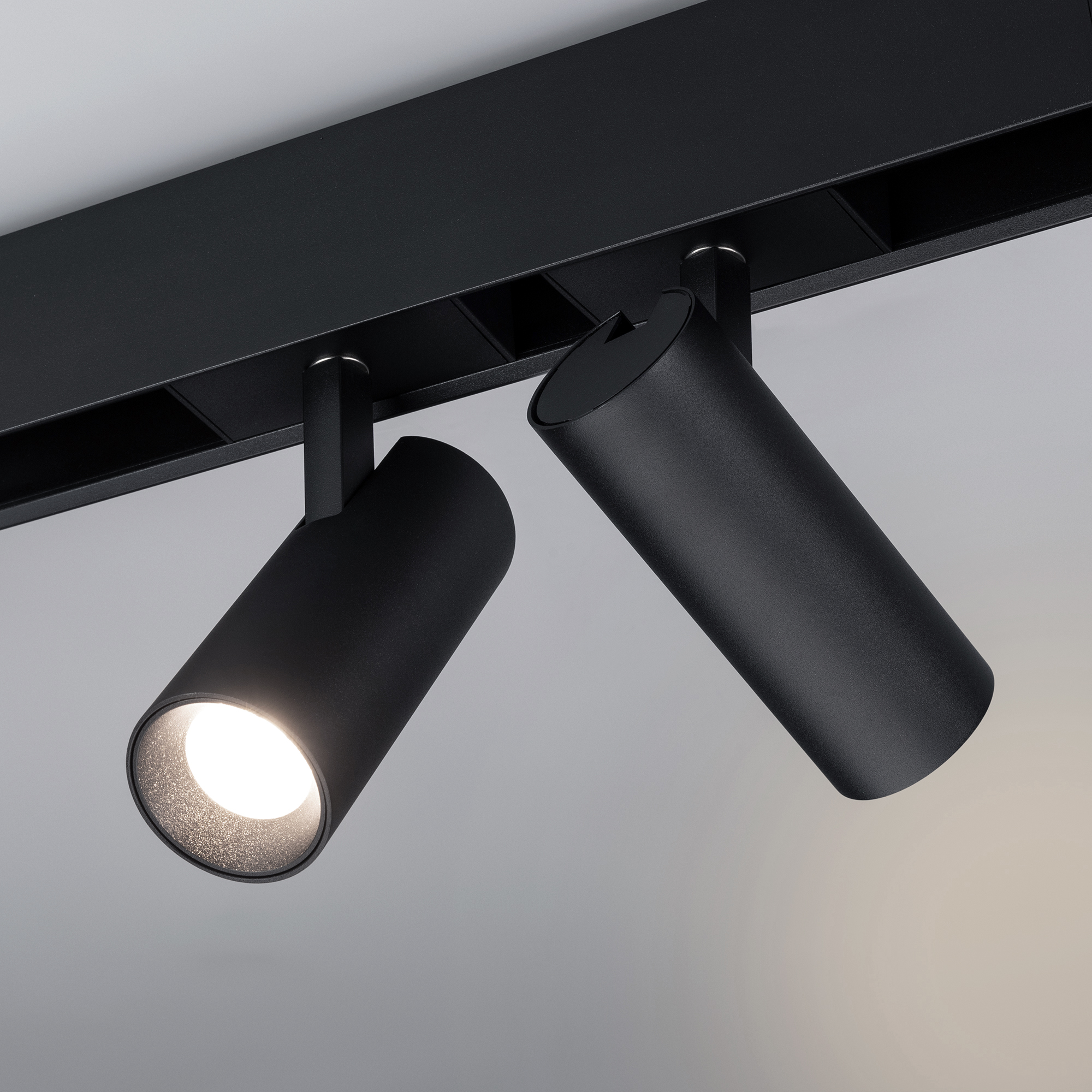 Светильник MAG-SPOT-45-R85-12W Day4000 (BK, 36 deg, 24V) (Arlight, IP20 Металл, 5 лет) 032646