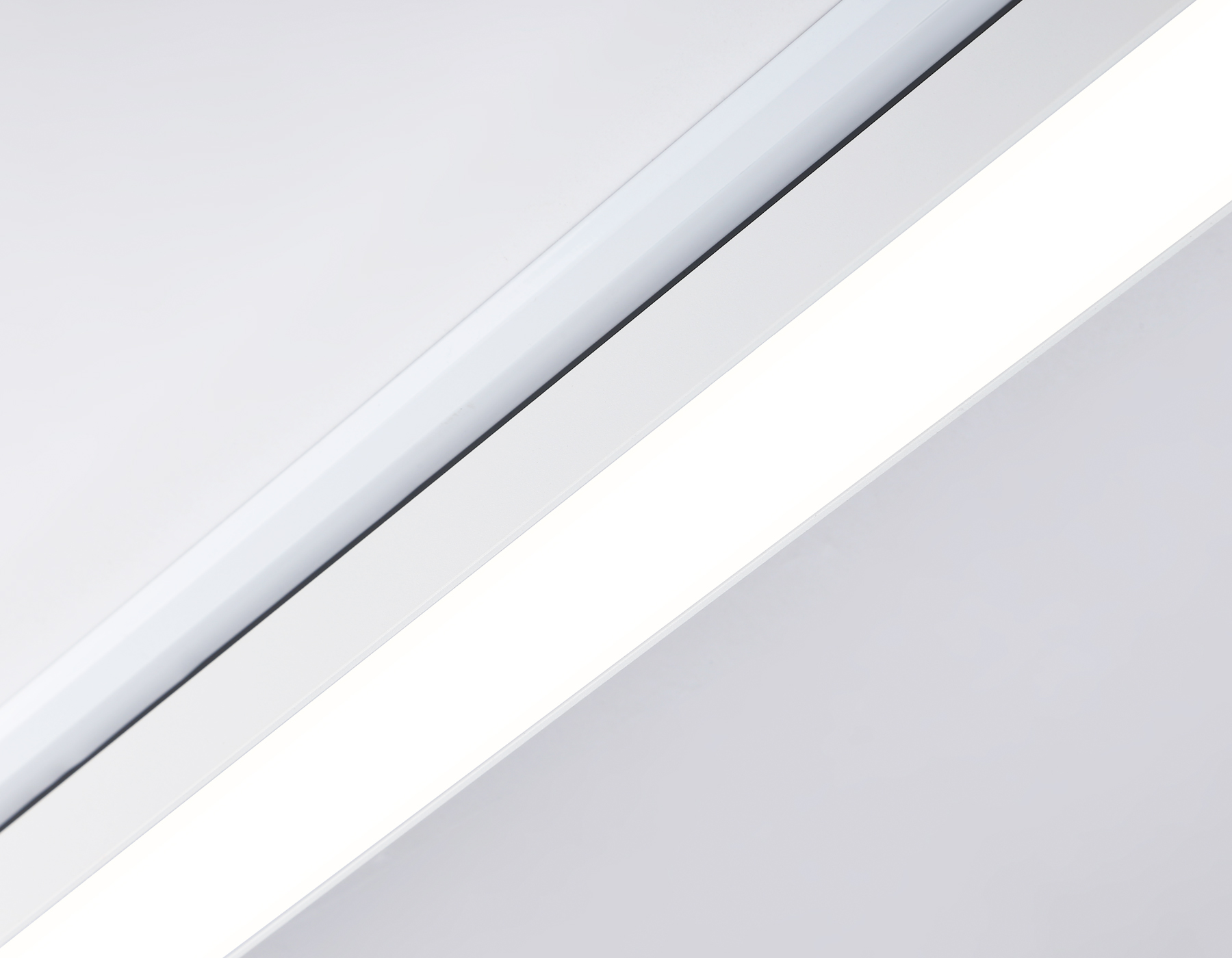 Трековый однофазный светодиодный светильник GL6736 WH белый IP20 30W 4200K 458*35*57