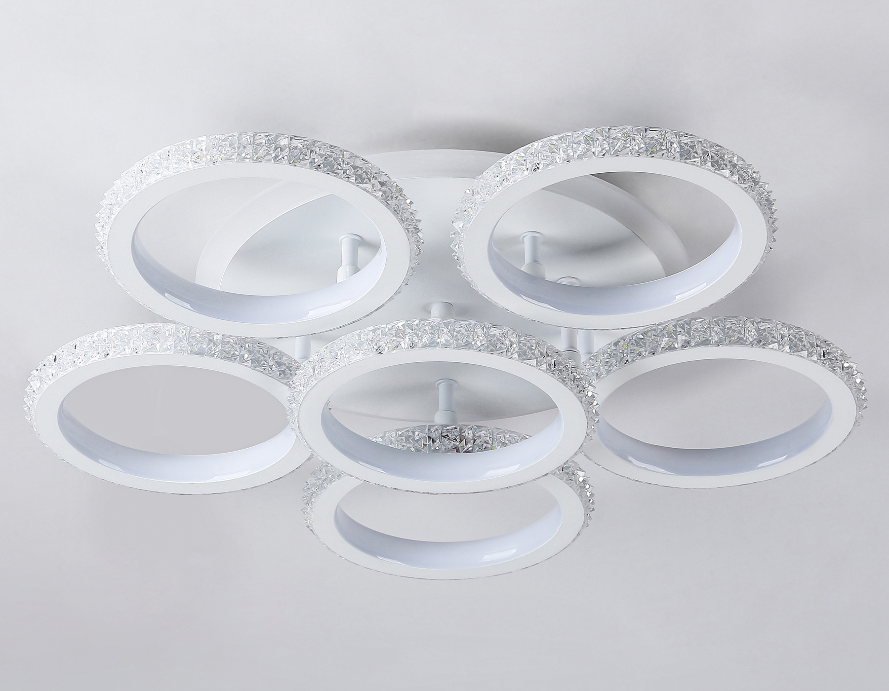 Потолочный светодиодный светильник с пультом FA9531/5+1 WH белый 120W 6400K/3000K D520*110 (ПДУ РАДИО 2.4G)