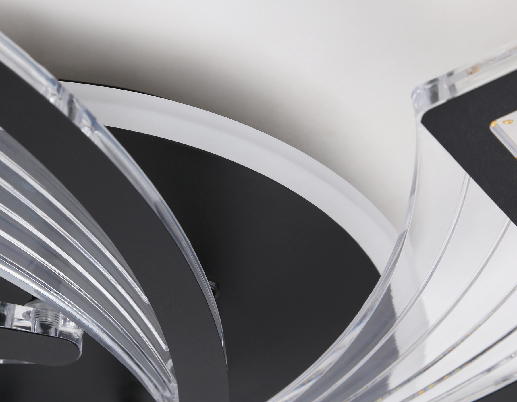 Потолочный светодиодный светильник с пультом FA4478/5 BK черный 90W 3000K+6400K/4200K/6400K+3000K D620*75 (ПДУ ИК)