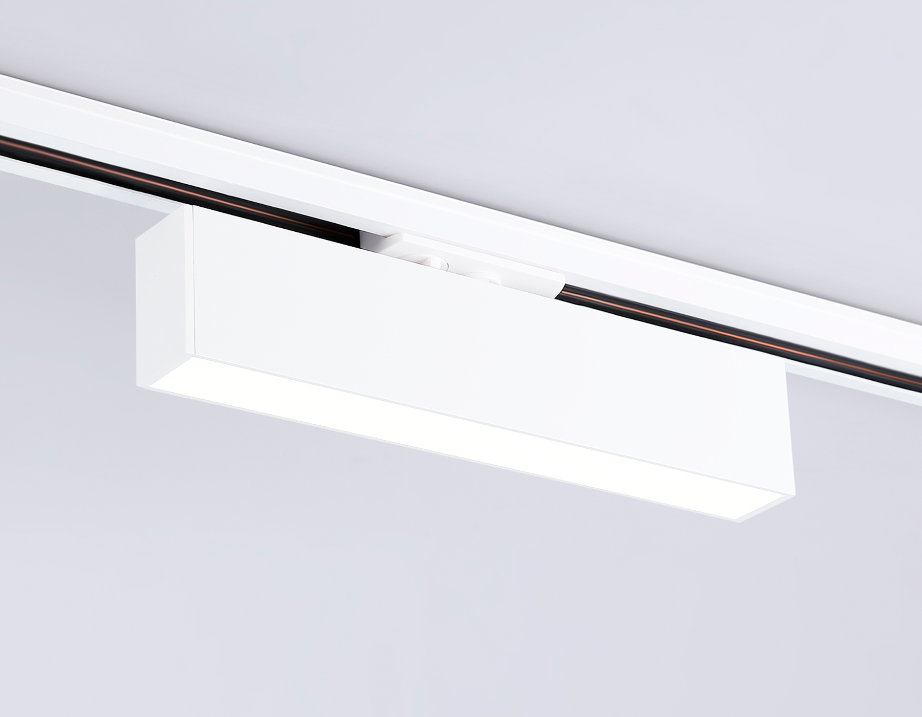 Трековый однофазный светодиодный светильник GL6763 WH белый LED 12W 4200K 300*22*48