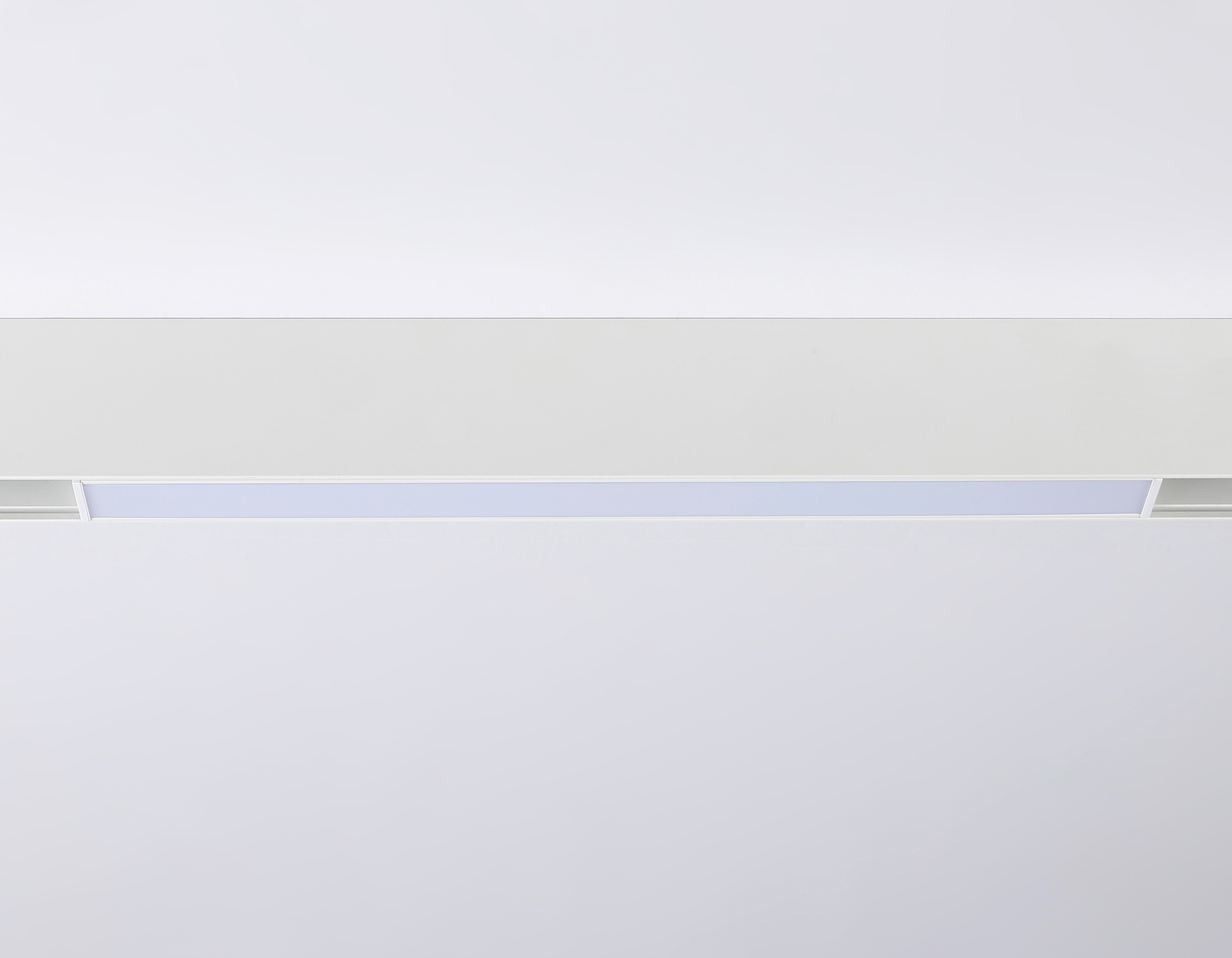 Светильник светодиодный трековый для шинопровода Magnetic GL4001 WH белый IP20 12W 4200K 48V 300*22*45