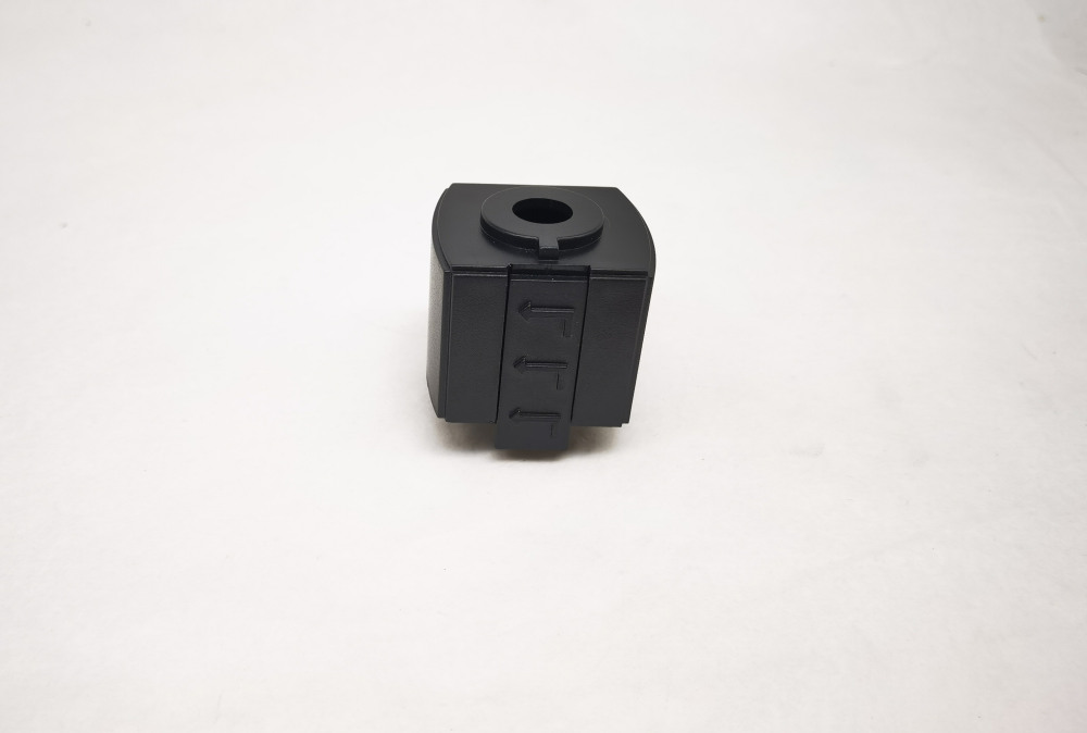 Коннектор для трека Unity черный однофазный Maytoni Technical TRA010-1-A-B