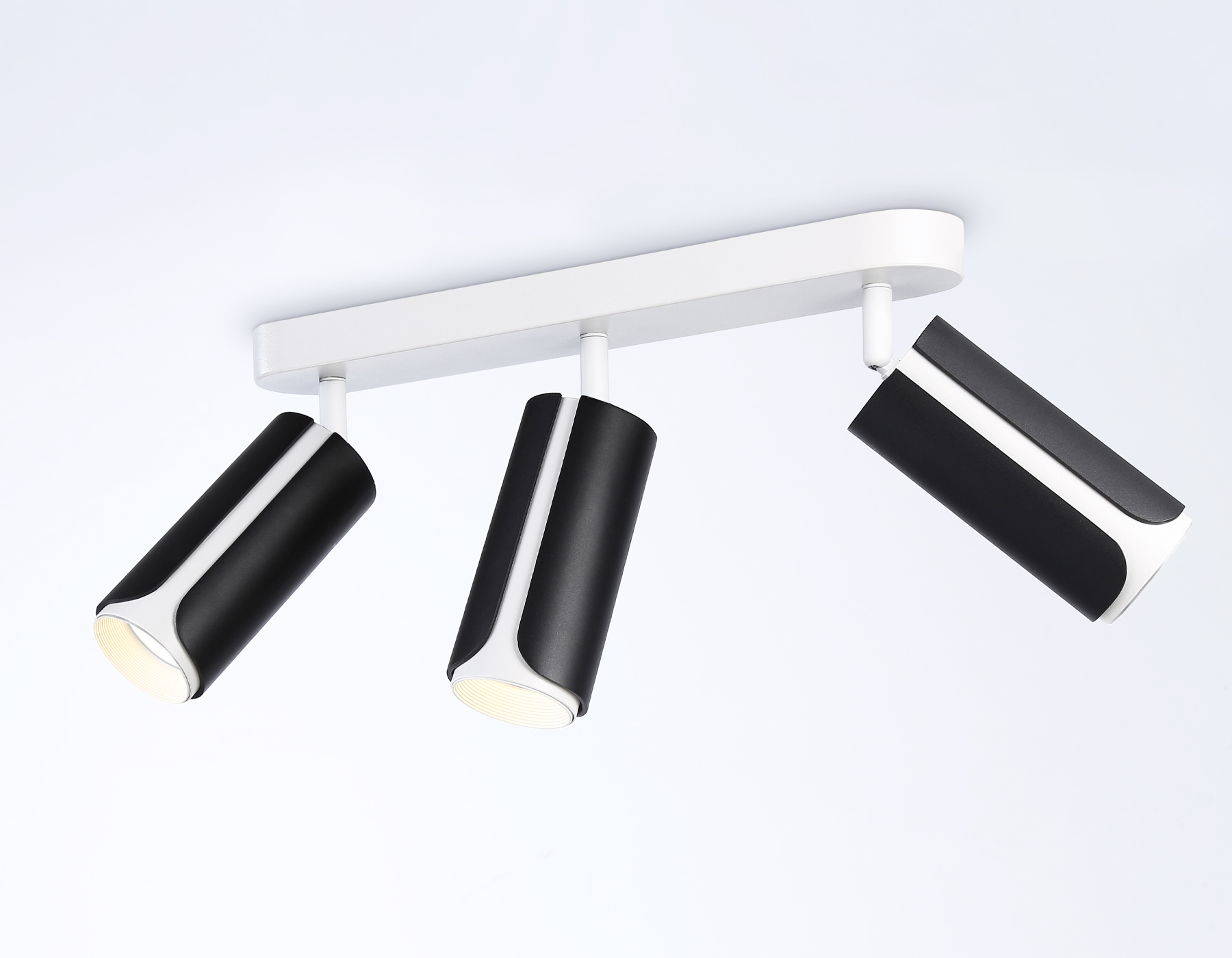 Настенно-потолочный поворотный спот со сменной лампой GU10 TN51605/3 BK/WH черный/белый GU10/3 380*60*195