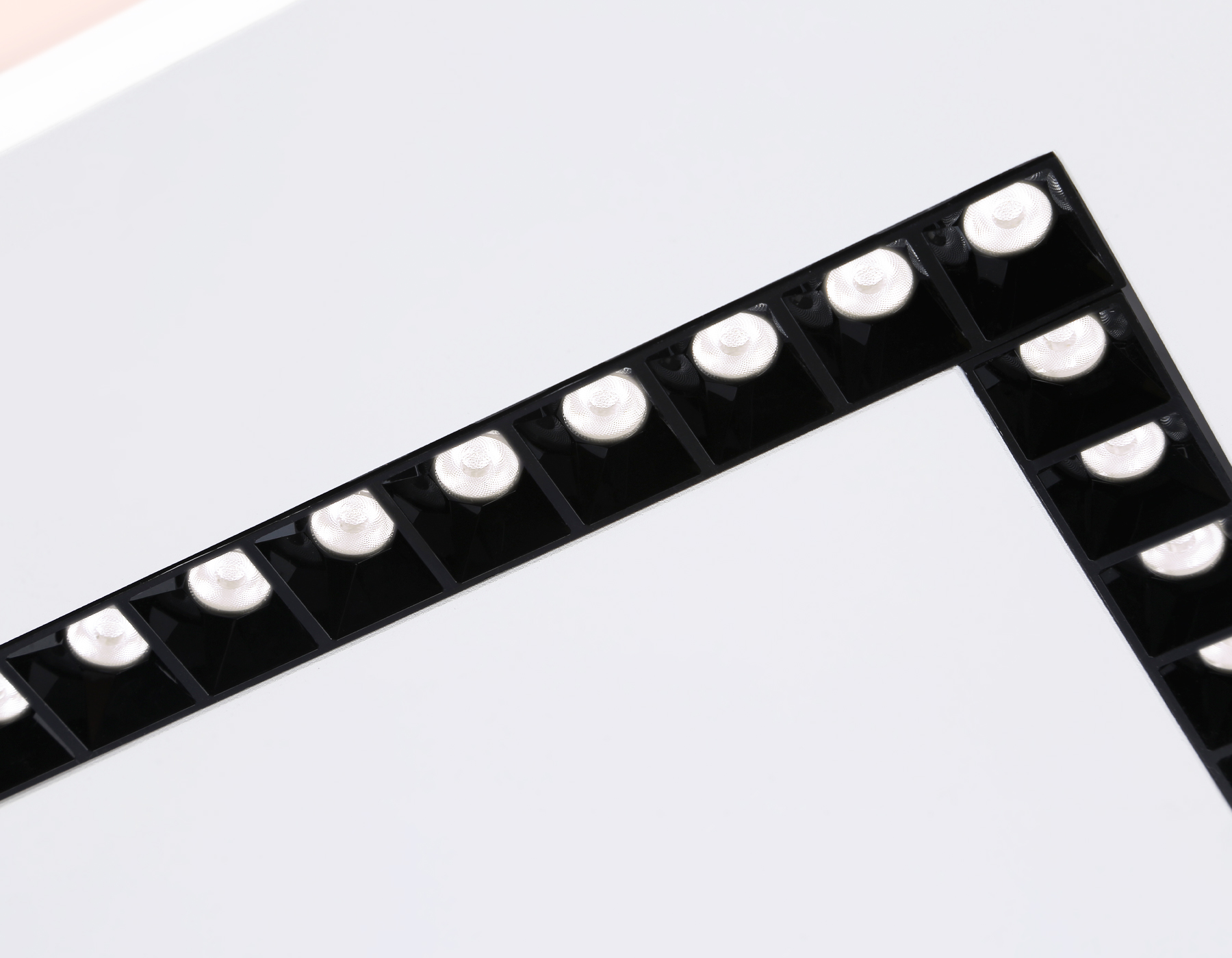 Потолочный светодиодный светильник с пультом FL51415 WH белый 3000K/4200K/6400K 68W 488*488*40 (ПДУ ИК)