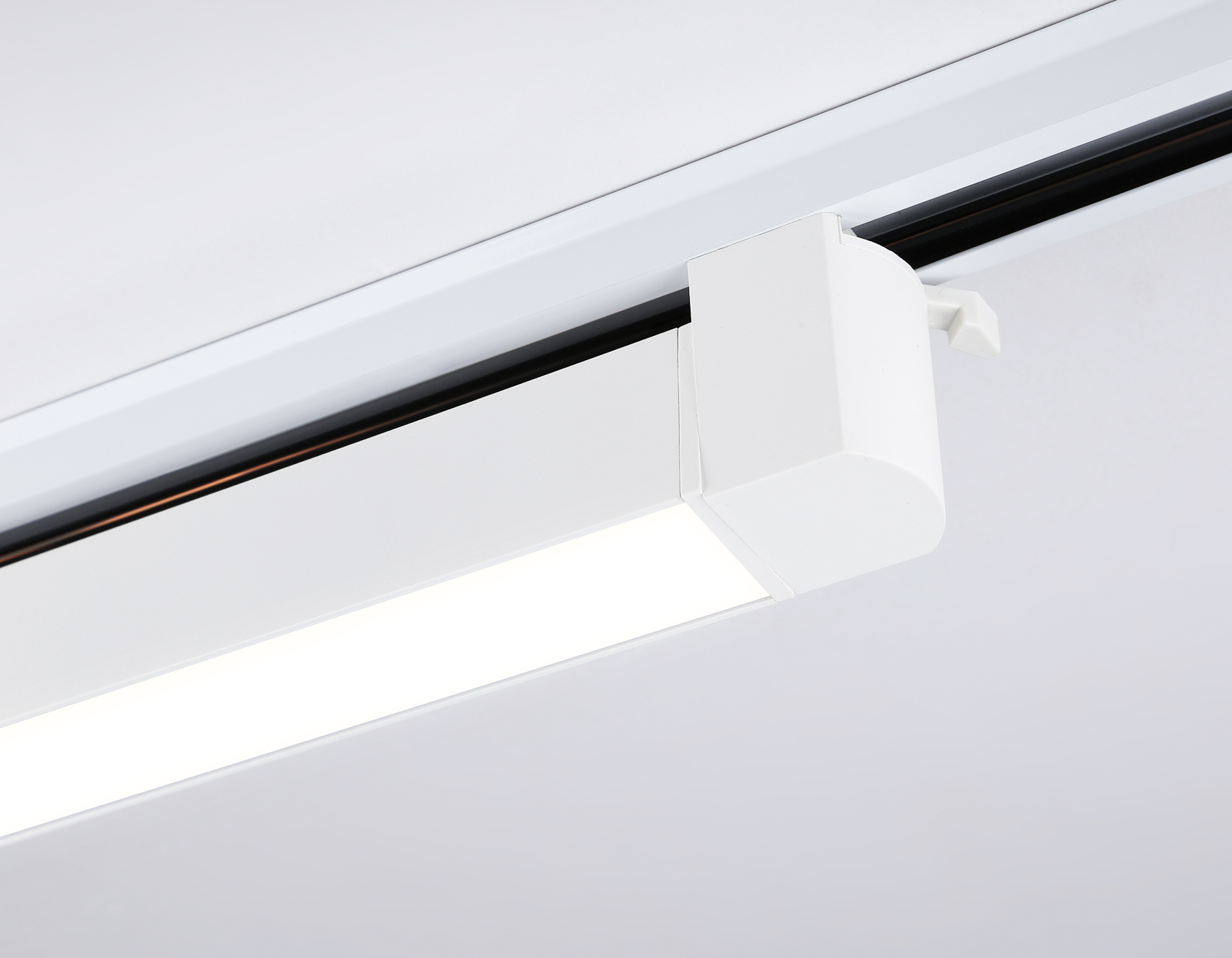 Трековый однофазный светодиодный светильник GL6736 WH белый IP20 30W 4200K 458*35*57