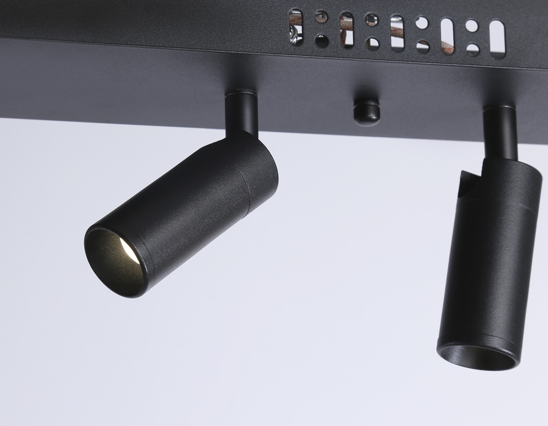 Подвесной светодиодный светильник с пультом FL5278/3+2 BK черный 59W 3000K/4200K/6400K+4200K 800*20*1200 (ПДУ ИК)