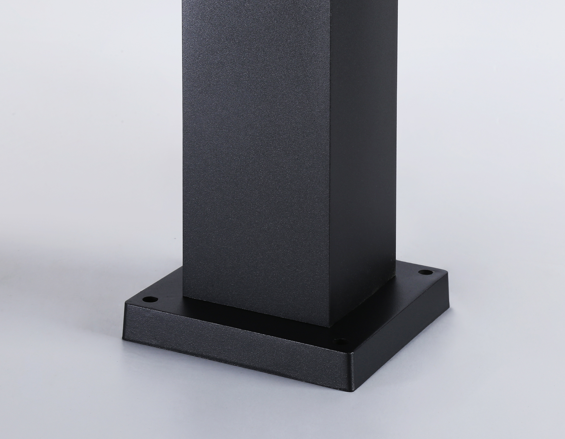 Уличный ландшафтный светильник ST2582 BK/CL черный/прозрачный IP54 E27 max 40W 90*90*630