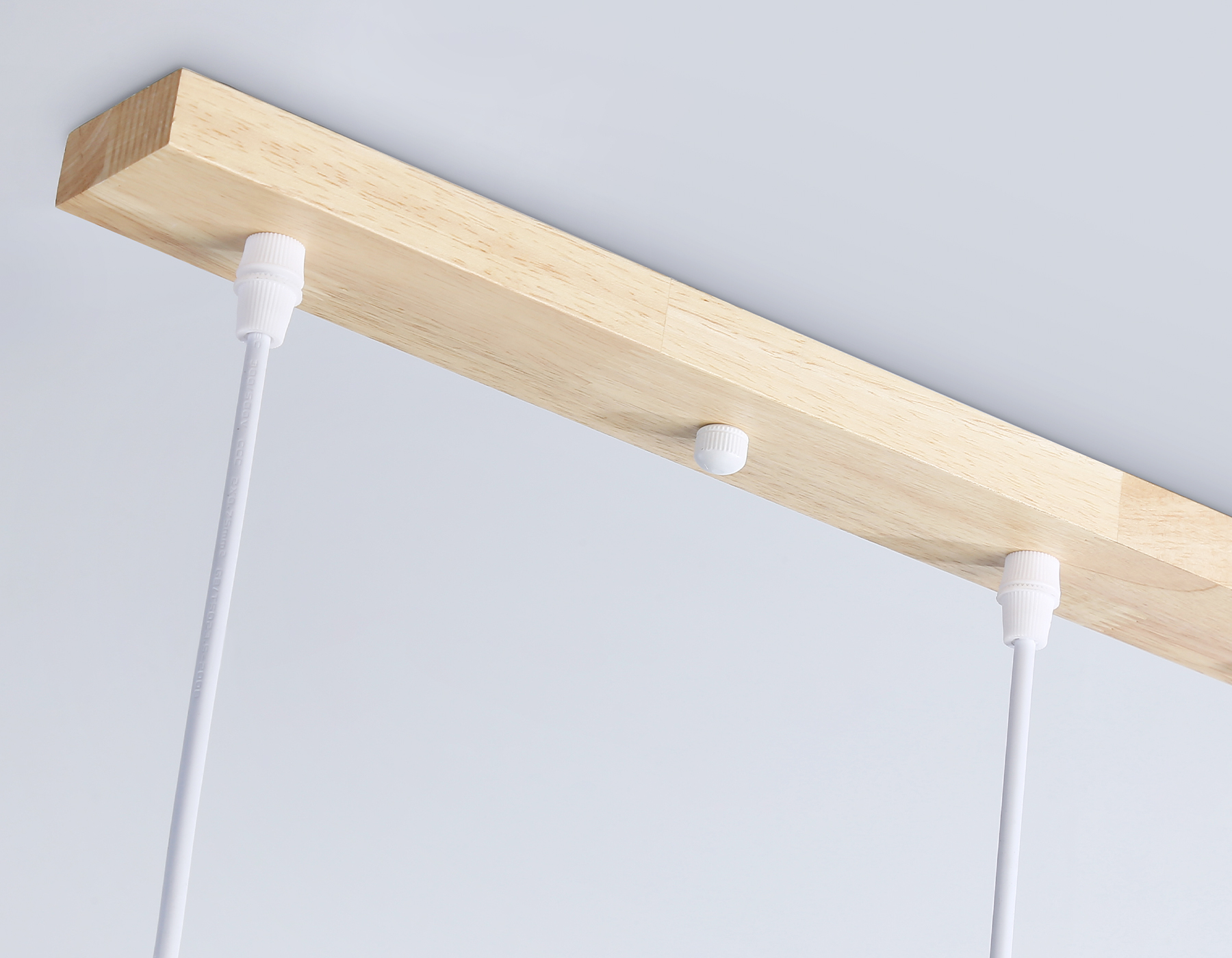 Подвесной светильник со сменной лампой TR83135/3 LW/FR светлое дерево/белый матовый E27/3 max 40W 640*180*1040