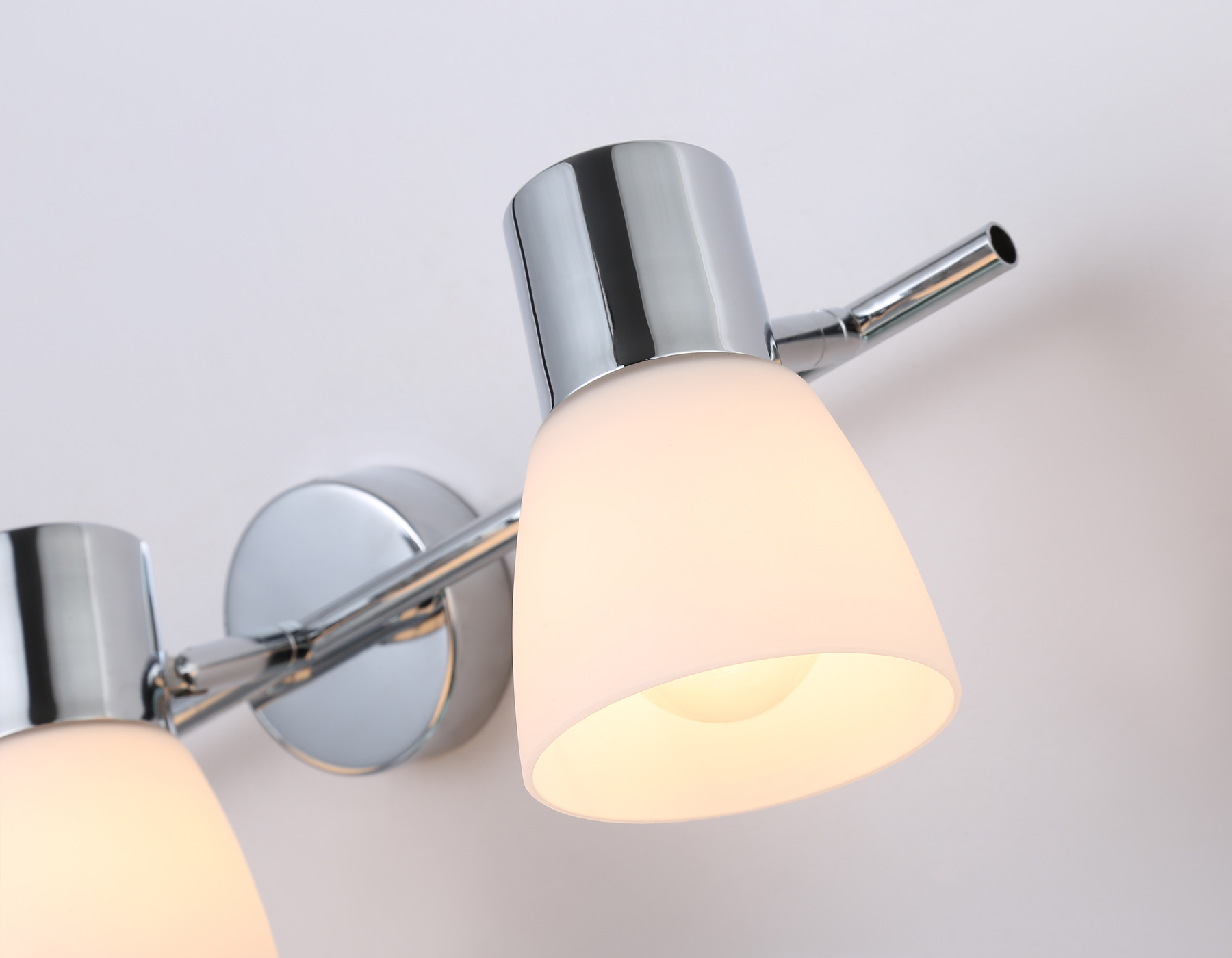 Настенно-потолочный спот TR3965/3 CH/FR хром/белый матовый E27*3 max 40W 460*82*200