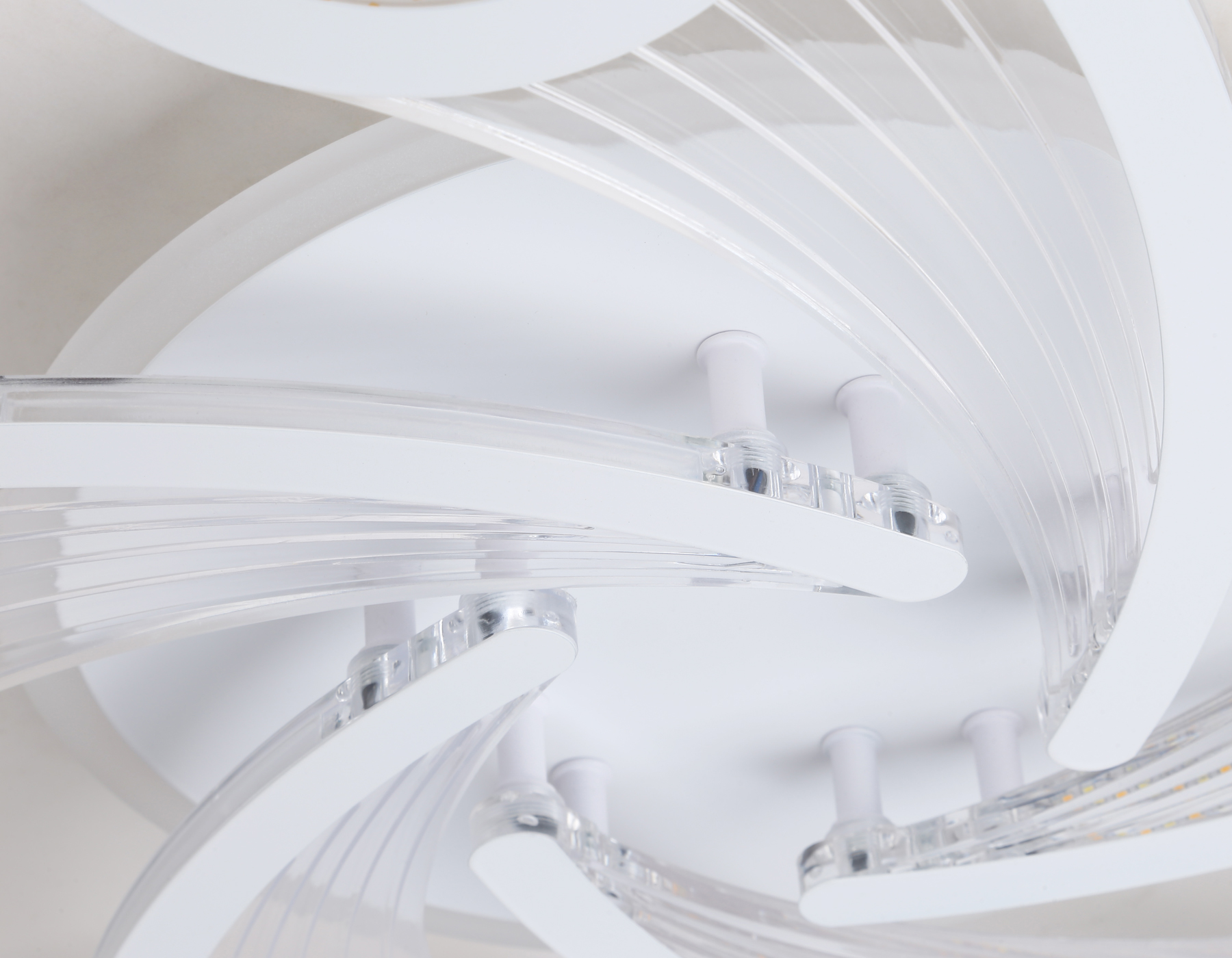 Потолочный светодиодный светильник с пультом FA4476/5 WH белый 98W 3000K+BL/4200K+PU/3000K+6400K D620*75 (ПДУ ИК)