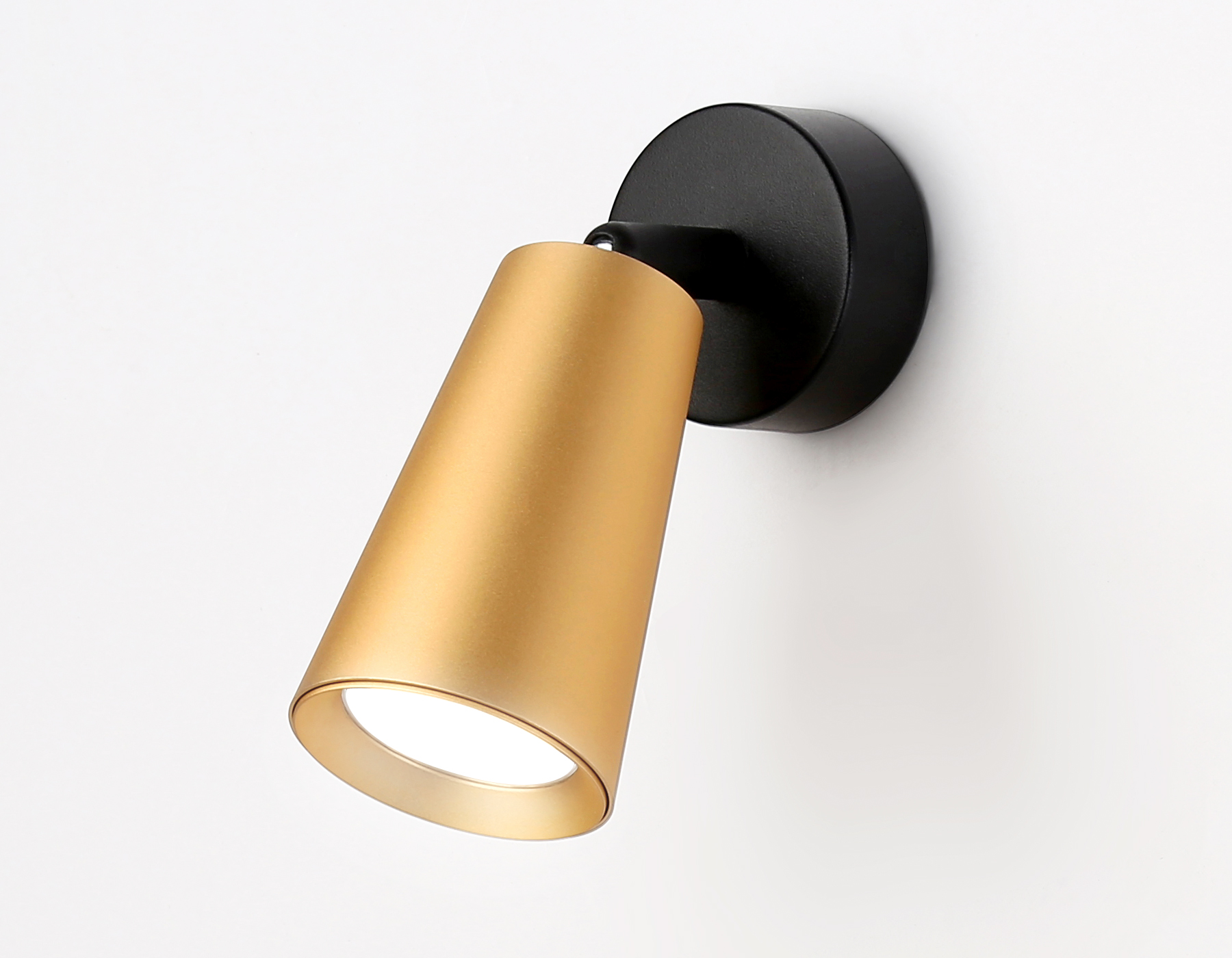Накладной поворотный спот со сменной лампой GU10 TA13135 BK/GD черный/золото GU10 max 12W D60*L95*H90