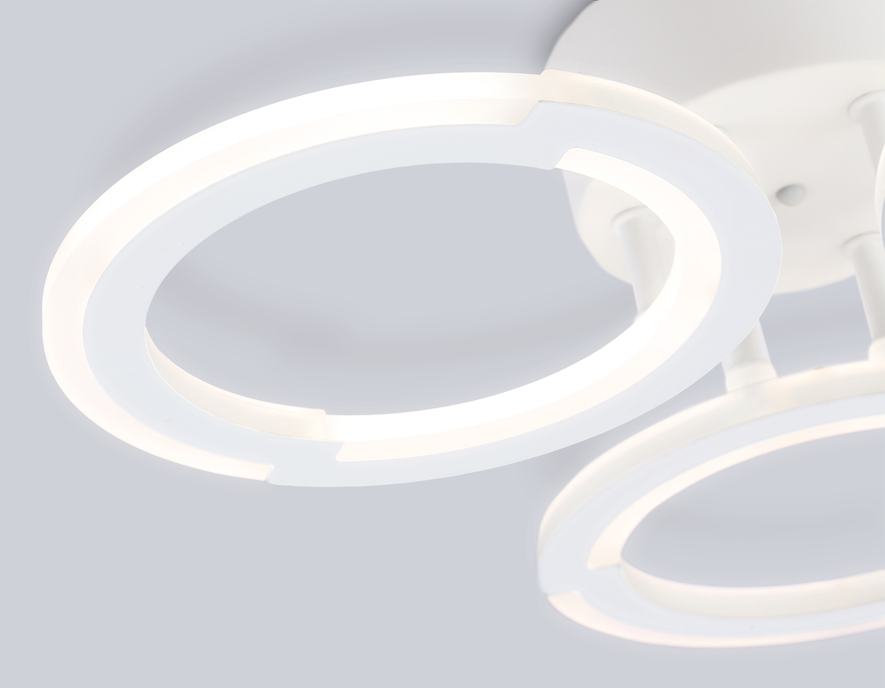 Светильник светодиодный потолочный FA8942/3 WH белый 32W 3000-6000K D420*95 (ПДУ ИК)