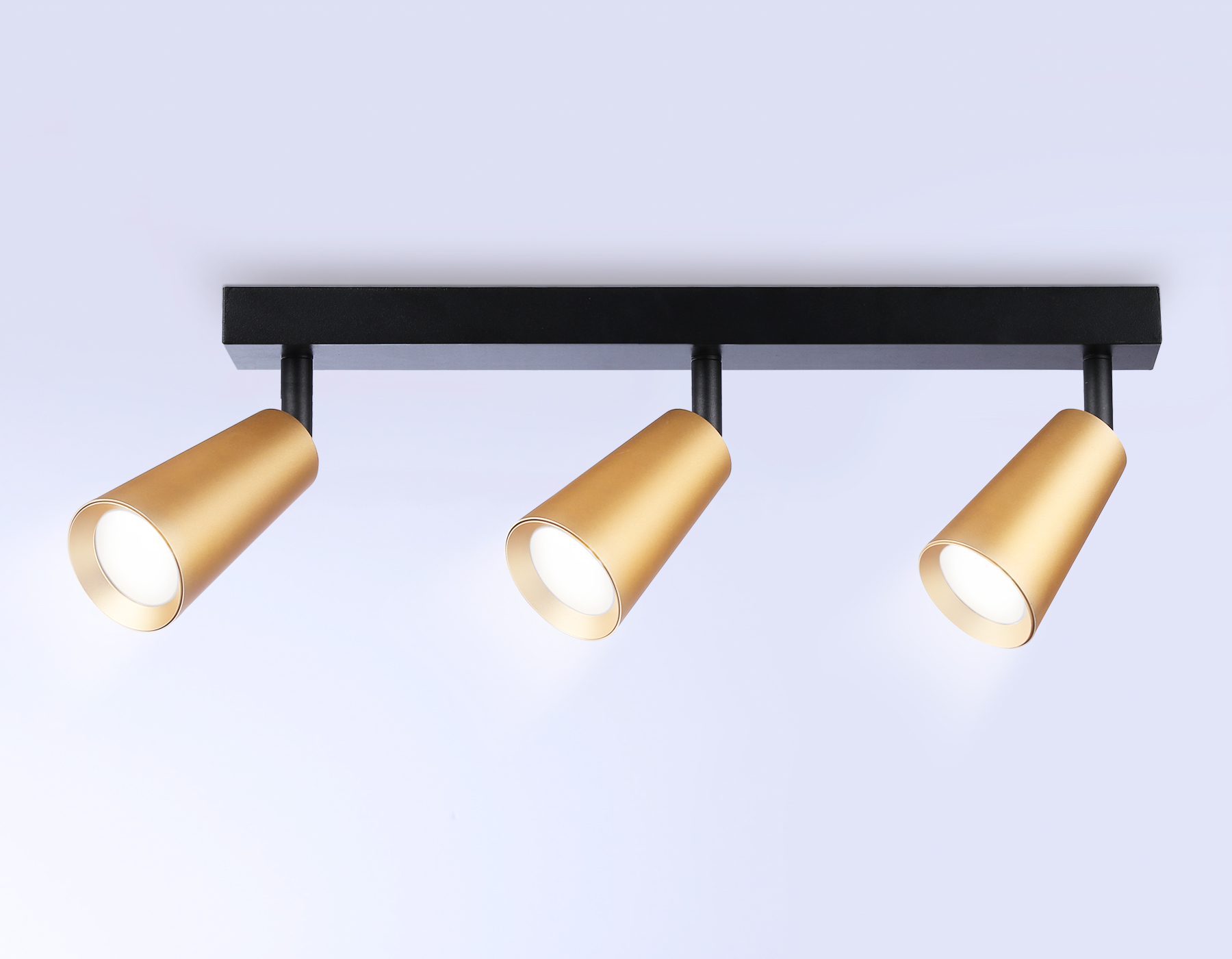 Накладной поворотный спот со сменной лампой GU10 TA13151/3 BK/GD черный/золото GU10/3 max 12W 445*60*130