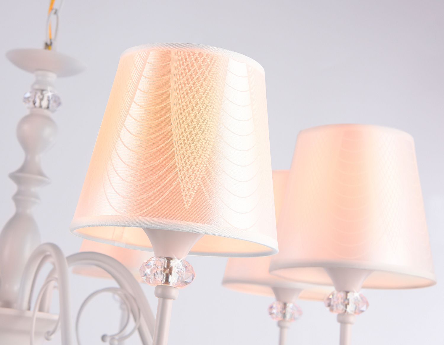 Подвесная люстра с абажуром и хрусталем TR4605/8 WH белый E27/8 max 40W D770*910