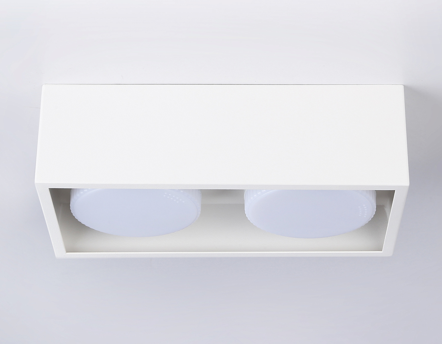 Светильник накладной со сменной лампой GX53 TN70828/2 WH белый GX53/2 max 12W 200*100*60