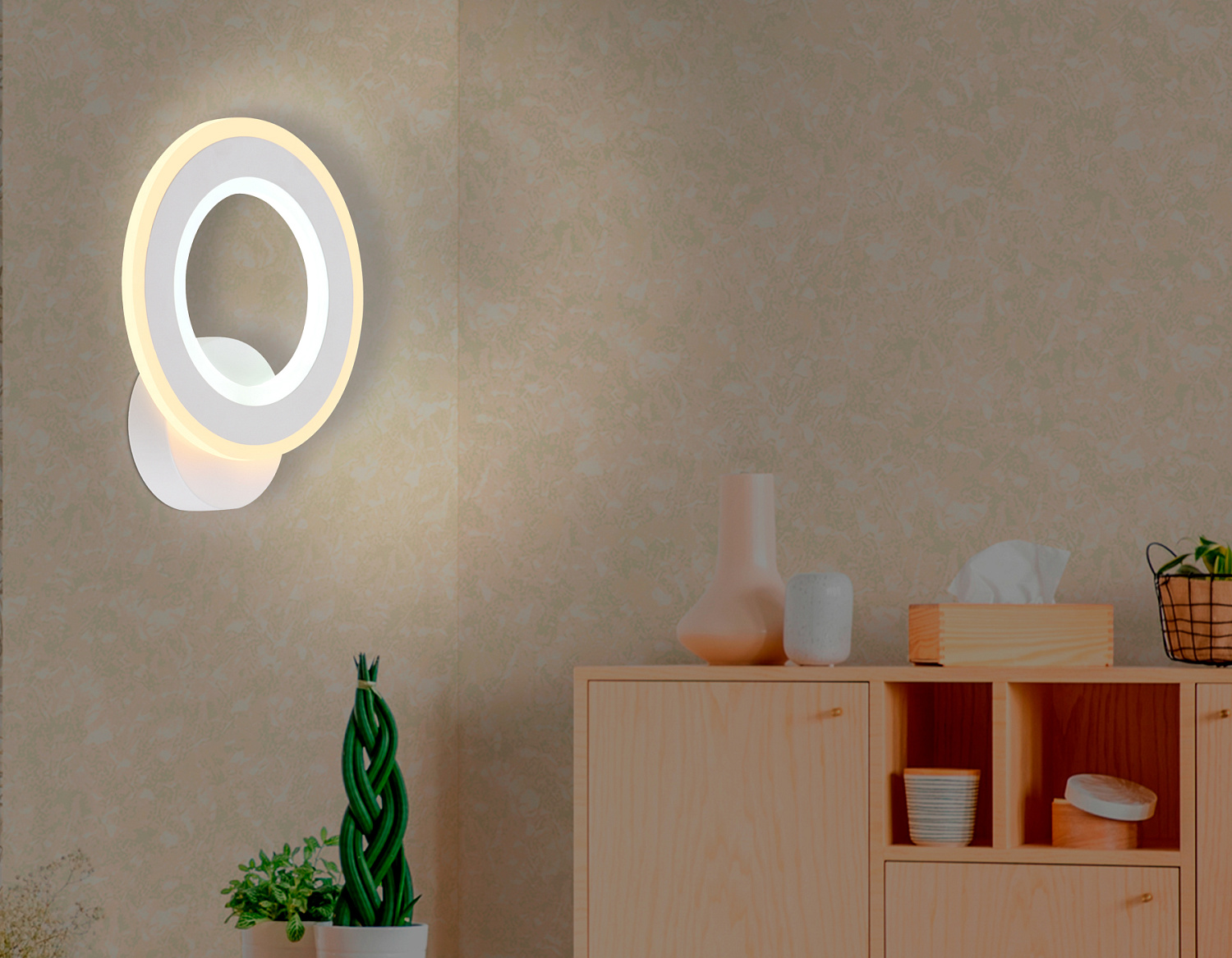 Настенный светодиодный светильник FA8812 WH белый 11W 190*220*50