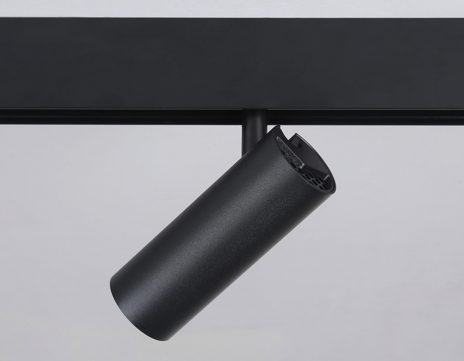 Светильник светодиодный трековый для шинопровода Magnetic GL3823 BK черный IP20 10W 4200K 48V 24° D47*128